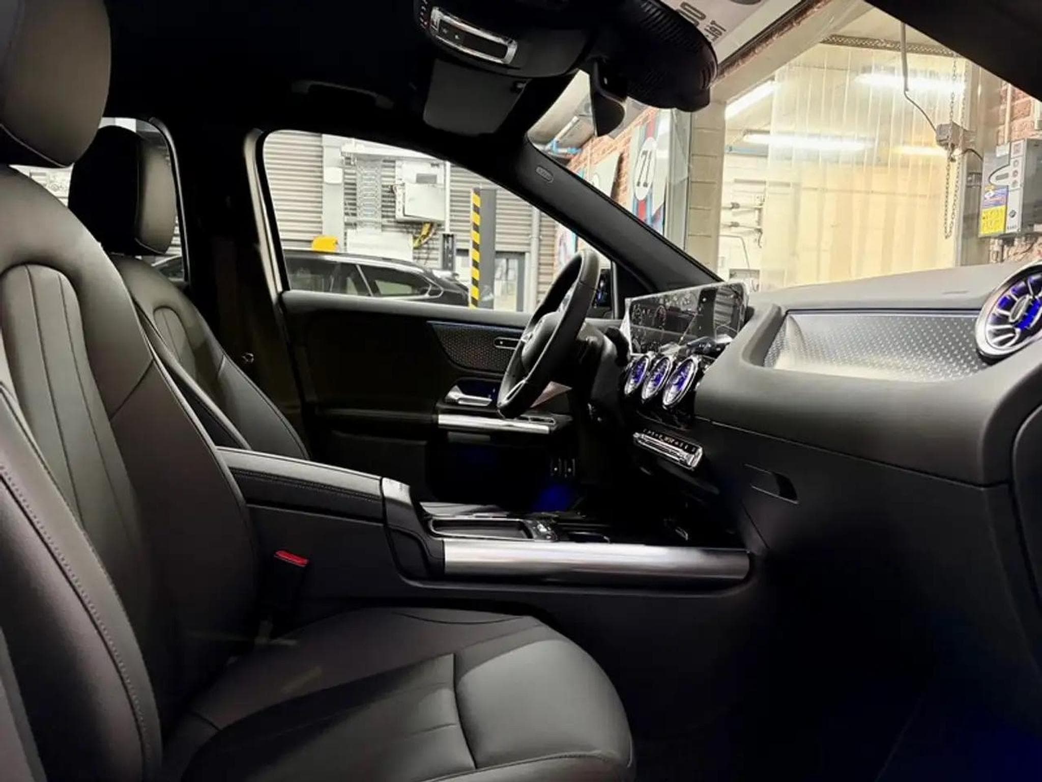 Mercedes GLA 200 (2025) - Photo 8