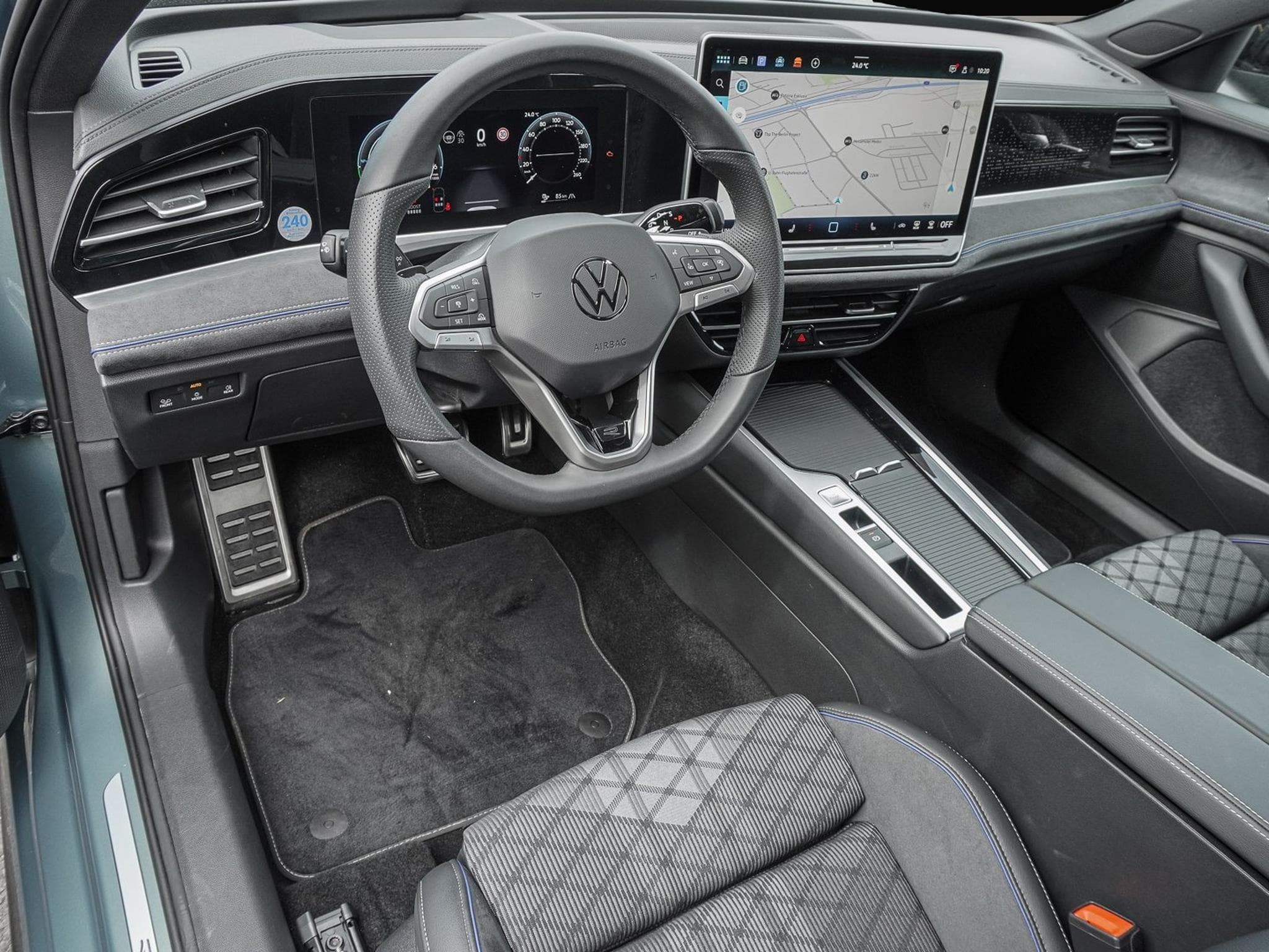 VW Passat (2025) - Photo 7