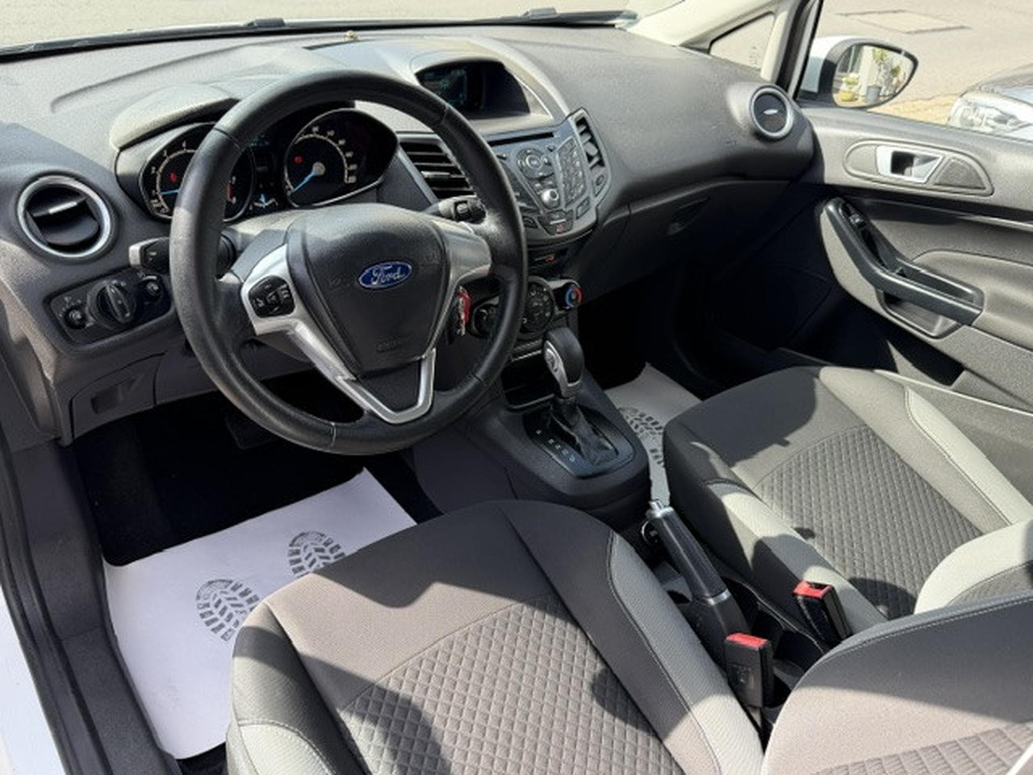 Ford Fiesta 1.0 EcoBoost 100 Auto. (2015) - Photo 3
