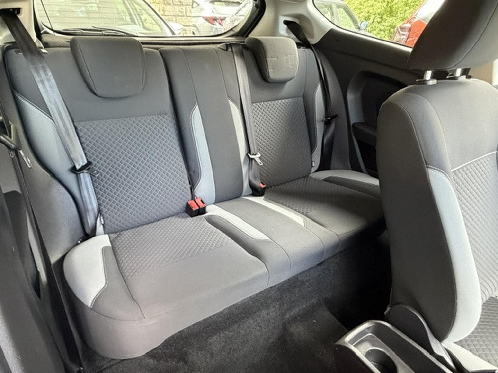 Ford Fiesta 1.0 EcoBoost 100 Auto. (2015) - Photo 4