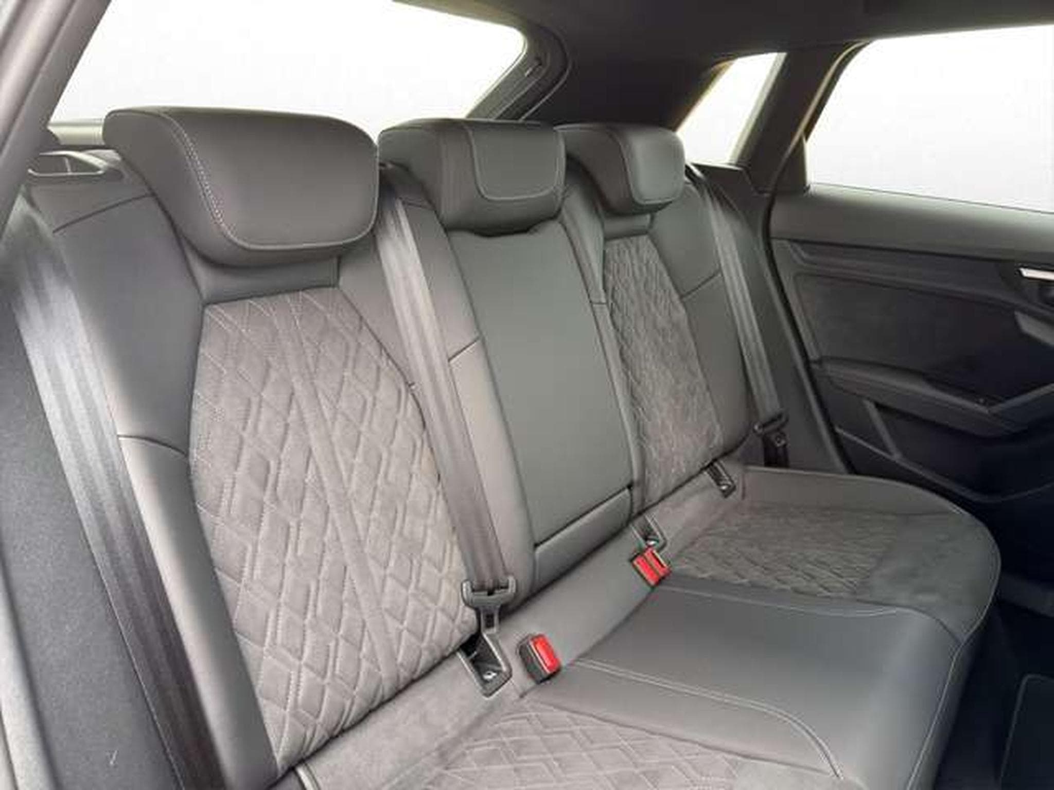 Audi A3 Sportback quattro S line/Standhzg/19" ABT/Nav (2022) - Photo 16