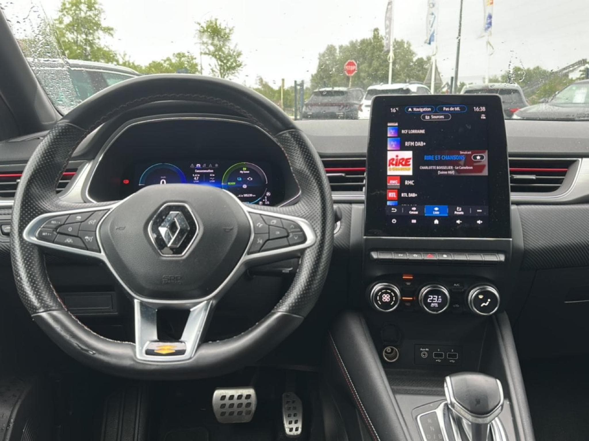 Renault Captur 1.6 E-TECH HYBRIDE 145 RS LINE (2022) - Photo 10