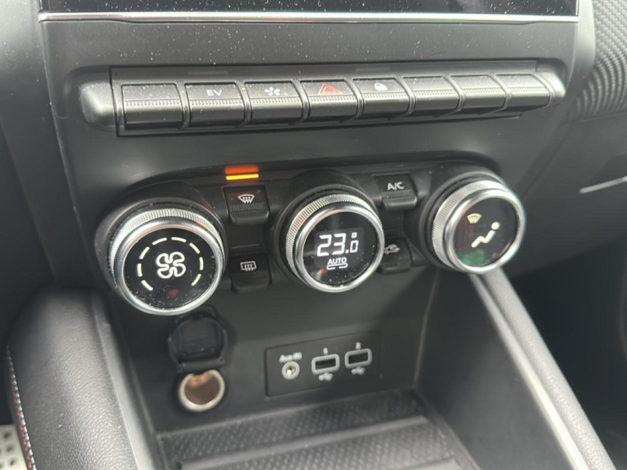 Renault Captur 1.6 E-TECH HYBRIDE 145 RS LINE (2022) - Photo 13