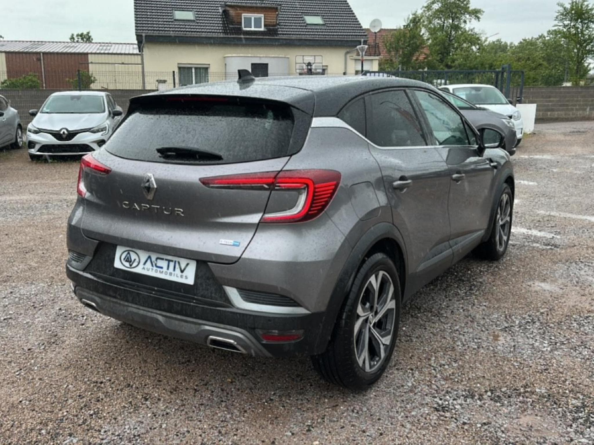 Renault Captur 1.6 E-TECH HYBRIDE 145 RS LINE (2022) - Photo 5