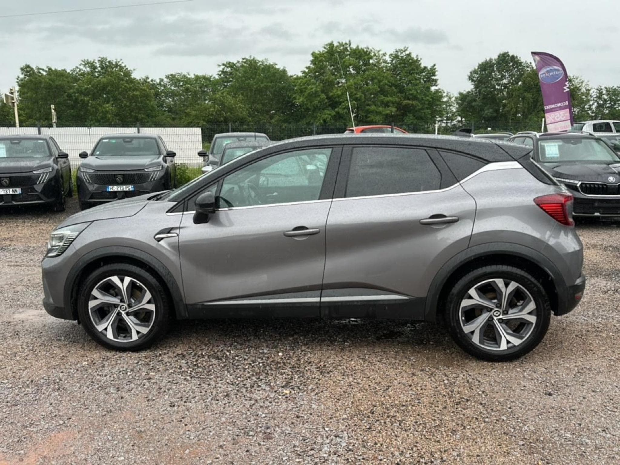 Renault Captur 1.6 E-TECH HYBRIDE 145 RS LINE (2022) - Photo 8