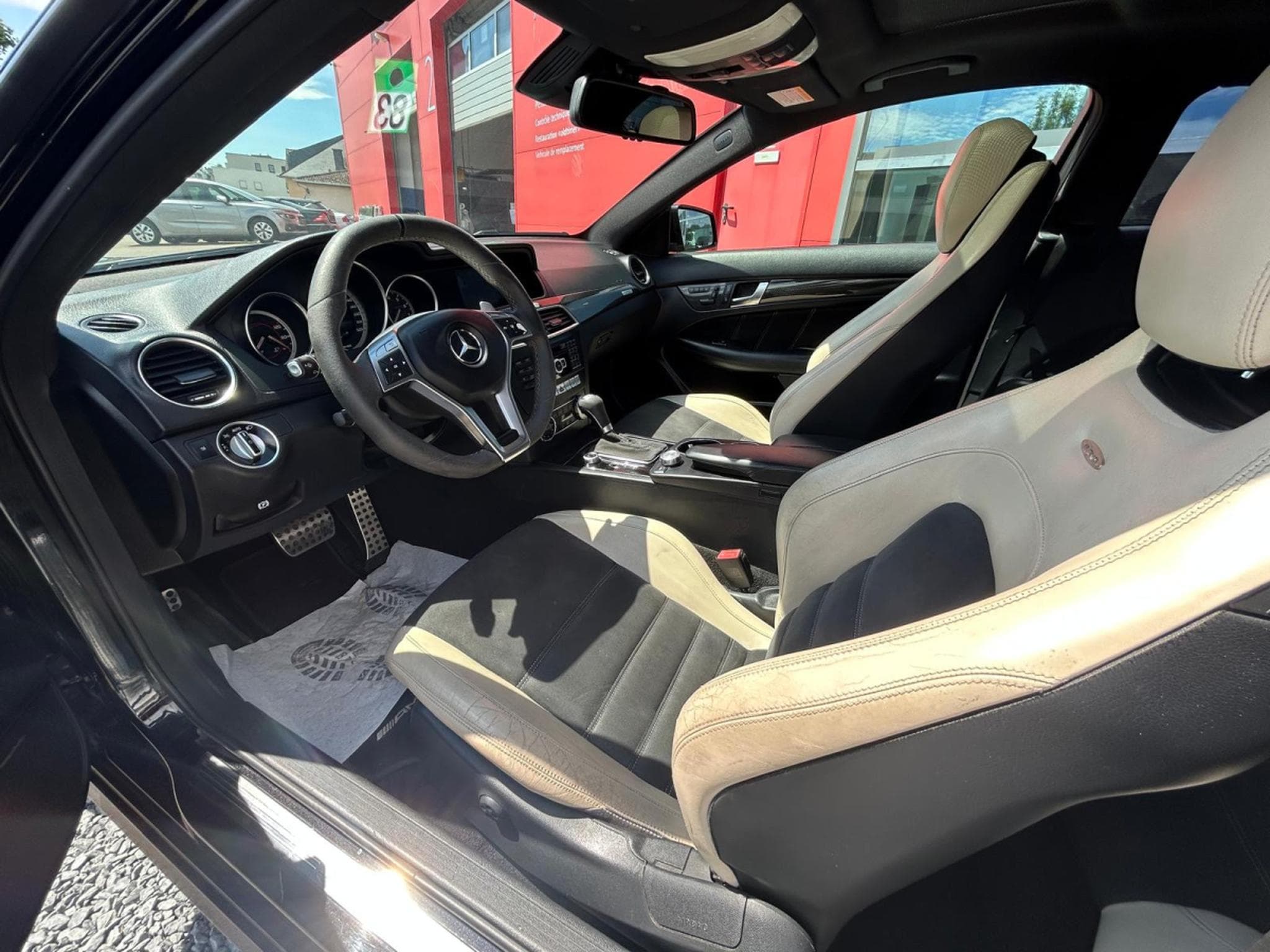 Mercedes C 63 AMG Mercedes Benz C63 AMG (2014) - Photo 9