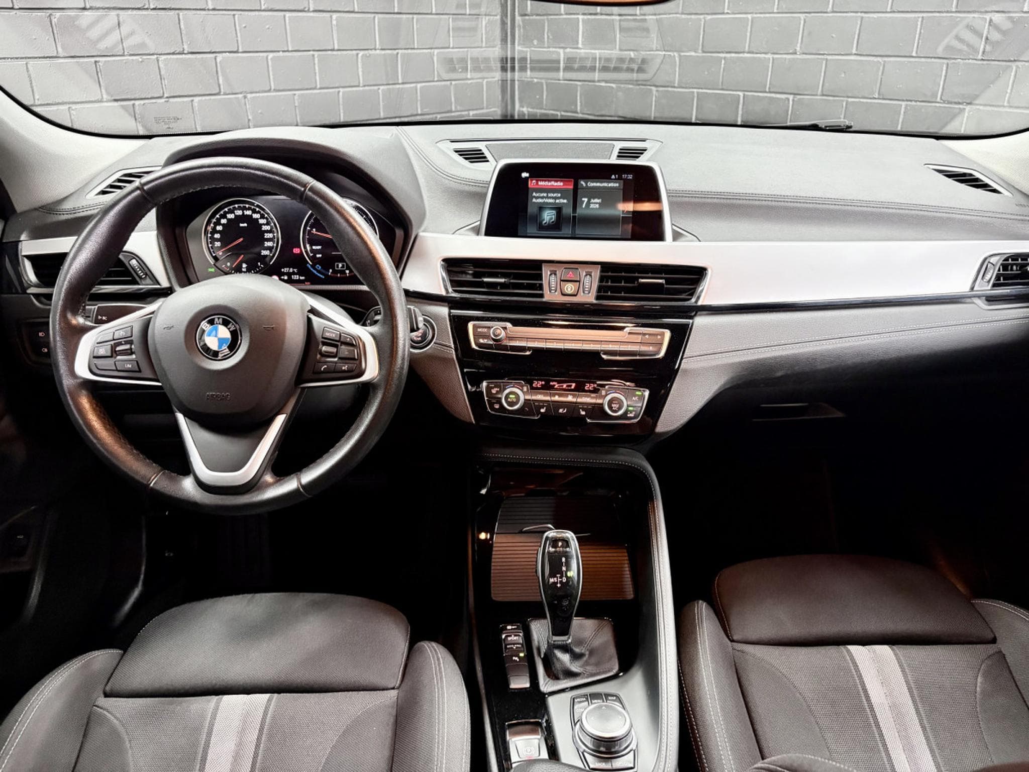 BMW X2 18i sDrive *CAMERA* *PDC* SIEGES CHAUFF.* (2019) - Photo 10