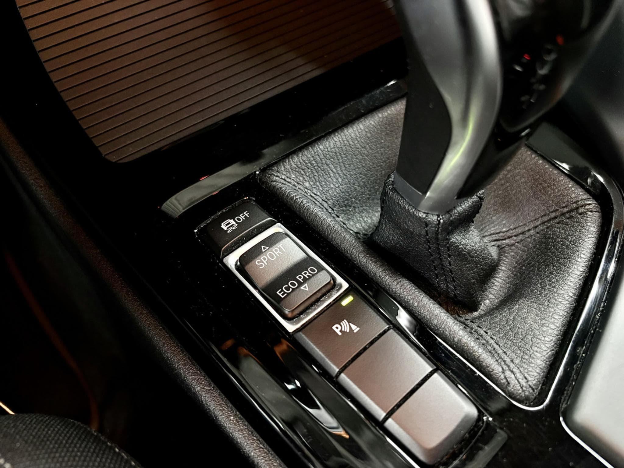 BMW X2 18i sDrive *CAMERA* *PDC* SIEGES CHAUFF.* (2019) - Photo 16