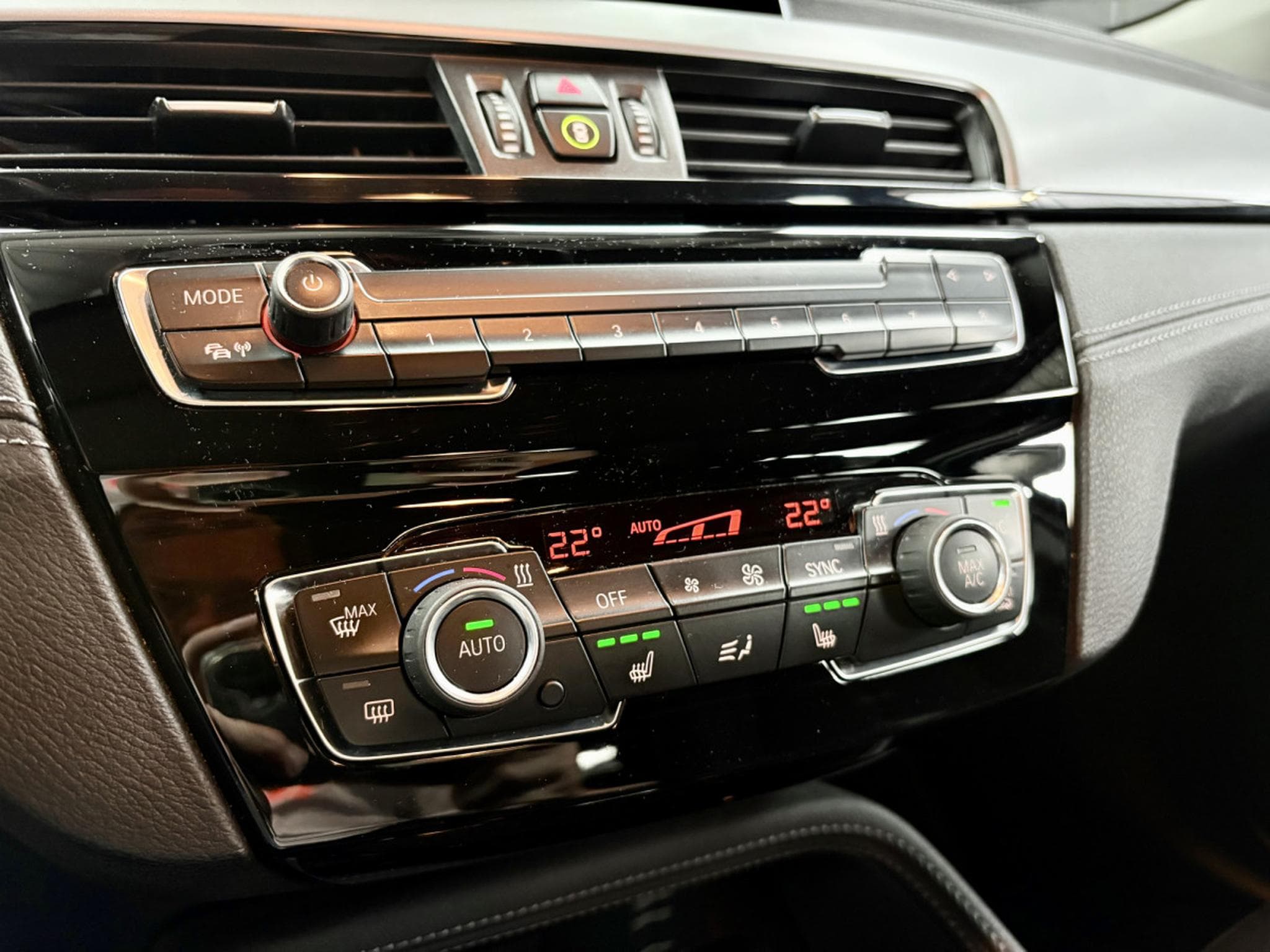 BMW X2 18i sDrive *CAMERA* *PDC* SIEGES CHAUFF.* (2019) - Photo 17