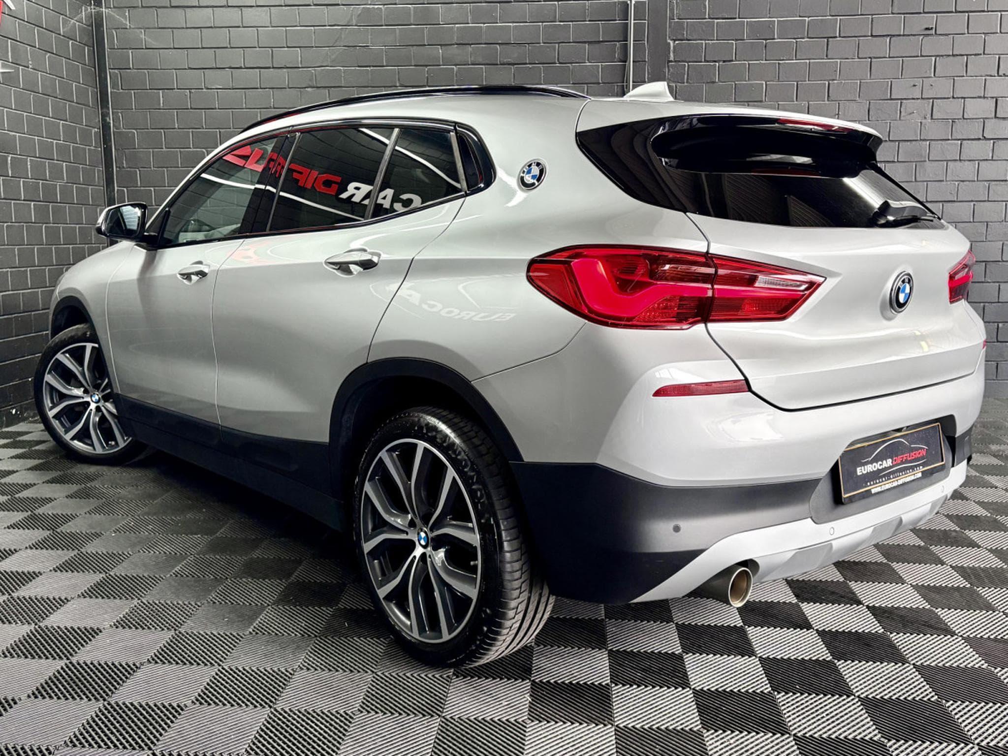 BMW X2 18i sDrive *CAMERA* *PDC* SIEGES CHAUFF.* (2019) - Photo 4