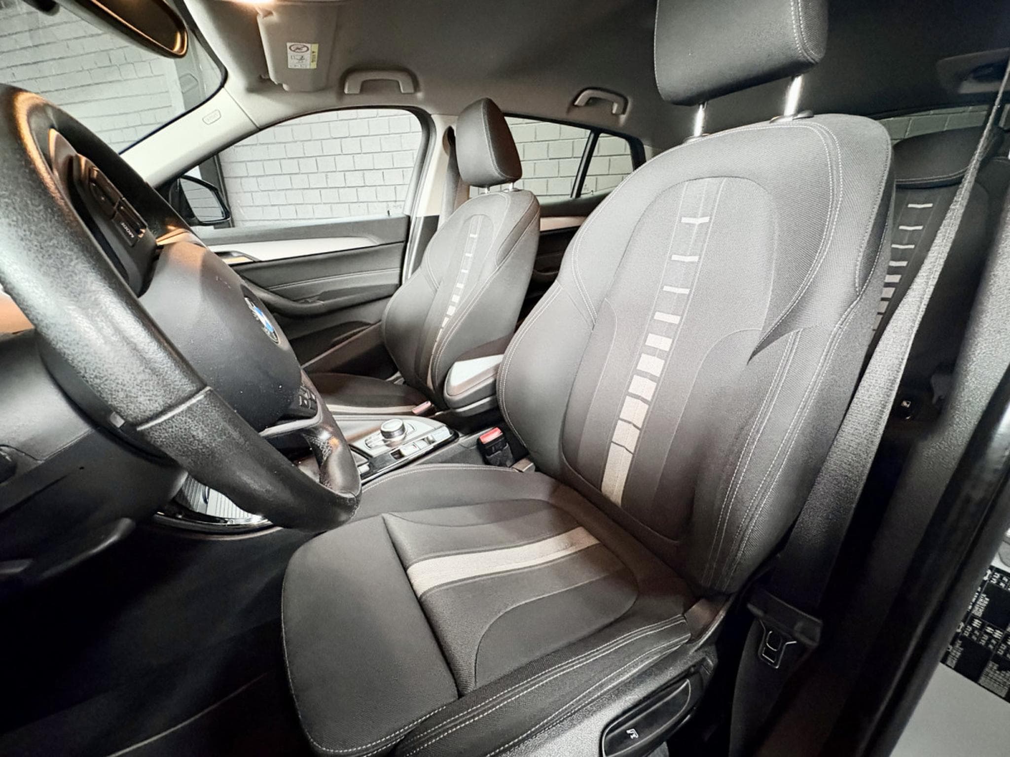 BMW X2 18i sDrive *CAMERA* *PDC* SIEGES CHAUFF.* (2019) - Photo 7