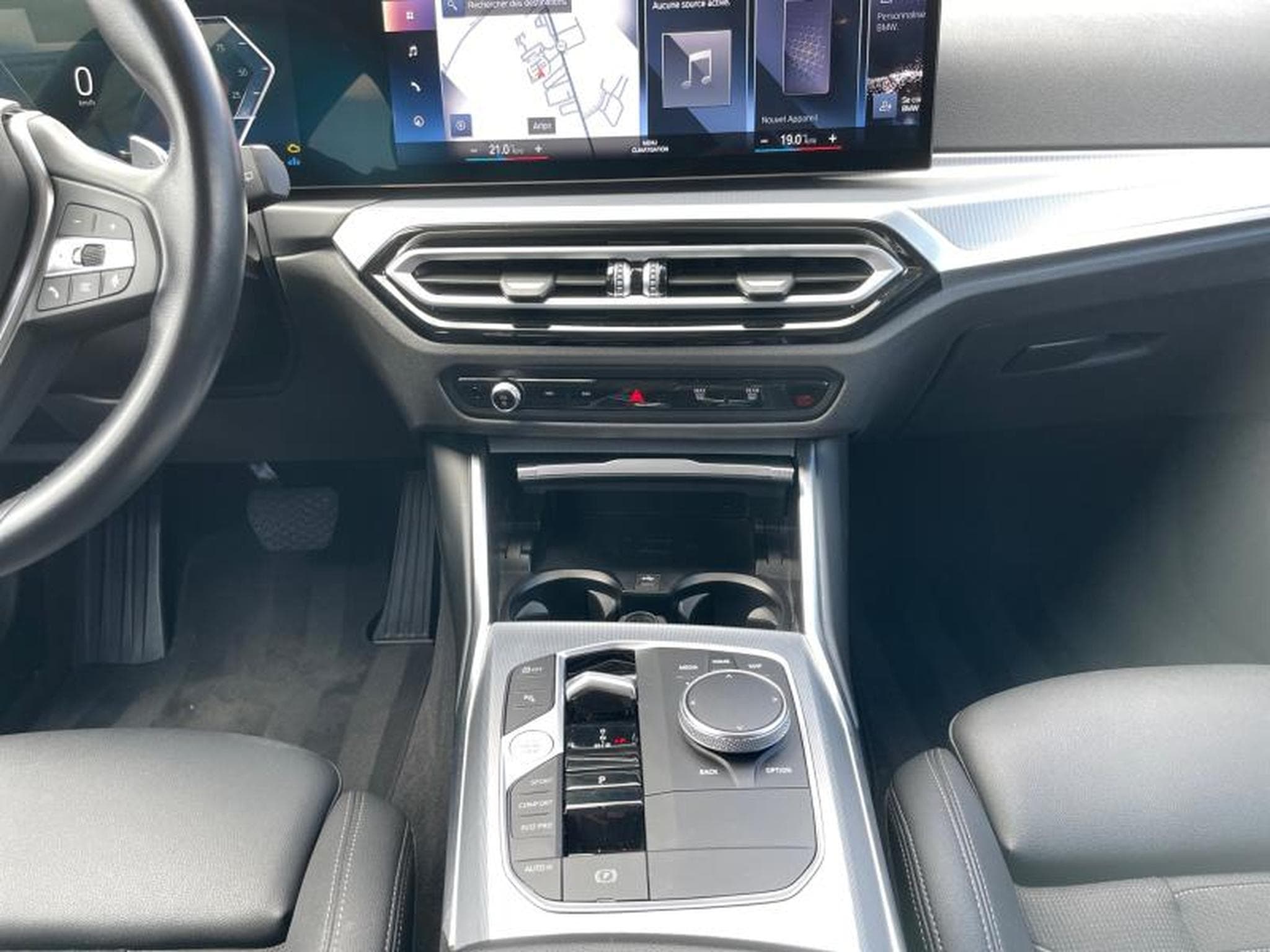 BMW 316 316d Touring (2024) - Photo 8
