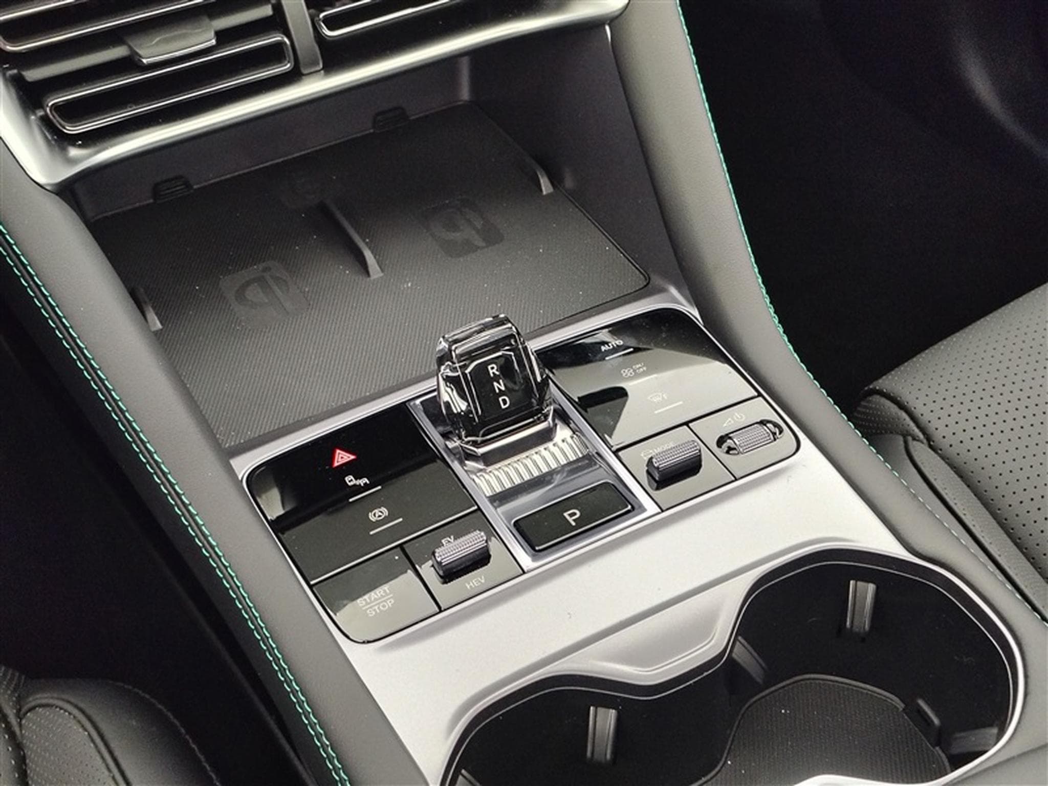 BYD Seal U 1.5 DM-I 218cv PHEV Boost NAVI / FULL LED / CUIR / PANO (2026) - Photo 12