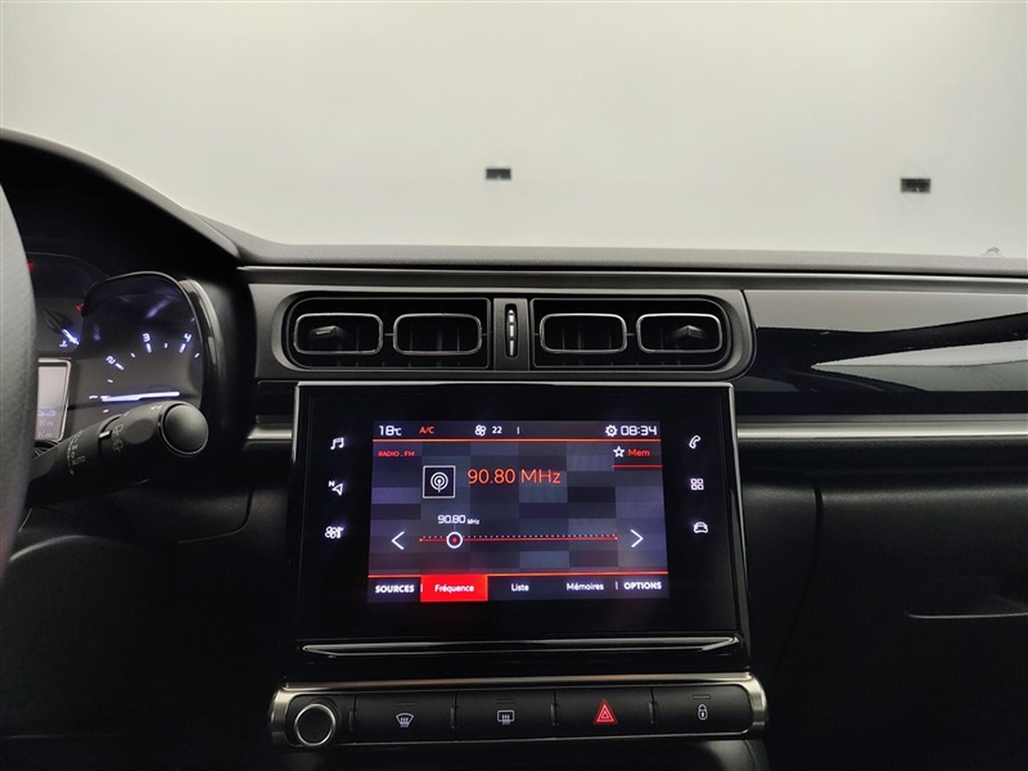 Citroen C3 1.2i PureTech Shine CARPLAY / FULL LED / JA 16" (2023) - Photo 11