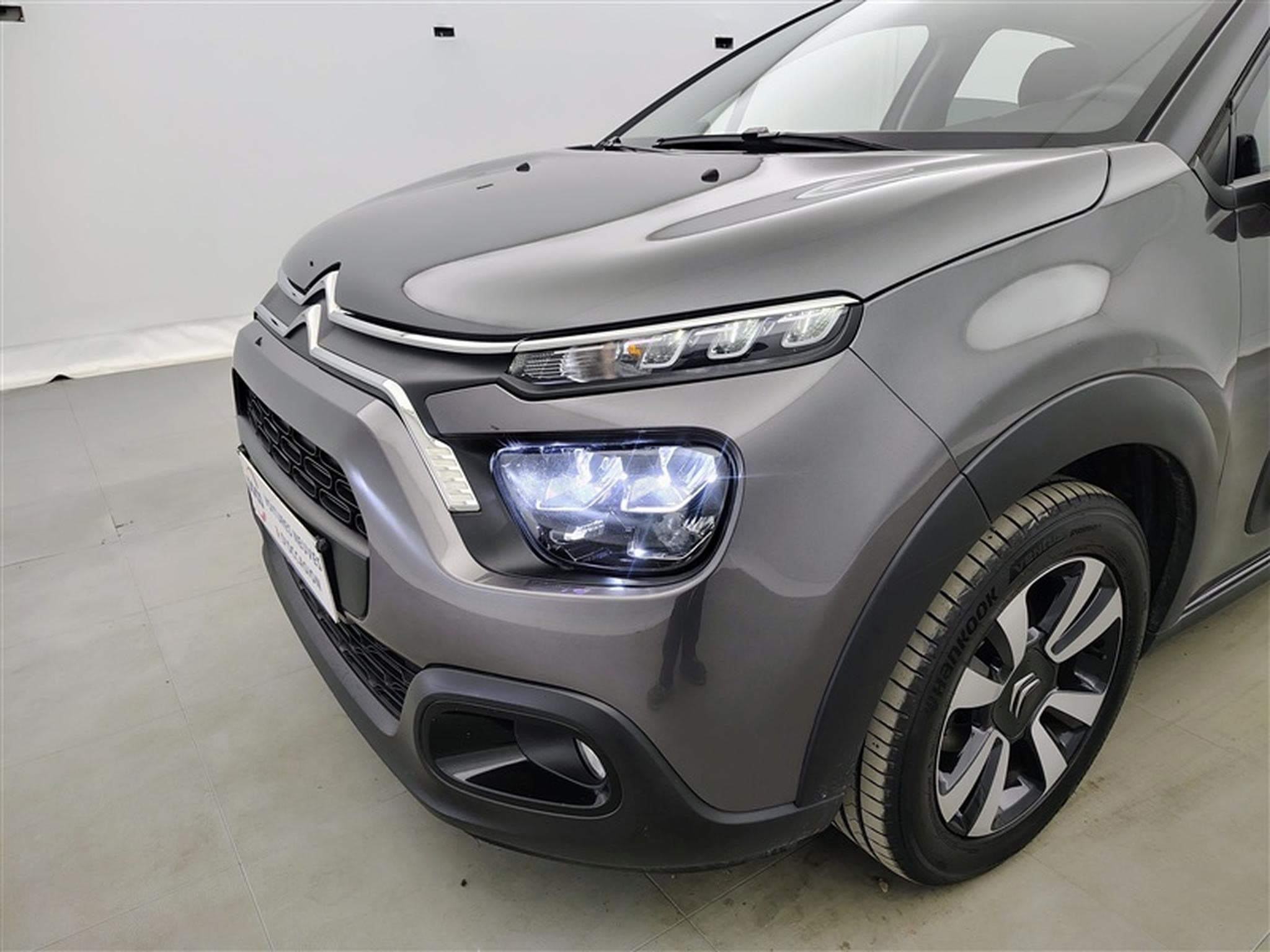 Citroen C3 1.2i PureTech Shine CARPLAY / FULL LED / JA 16" (2023) - Photo 15