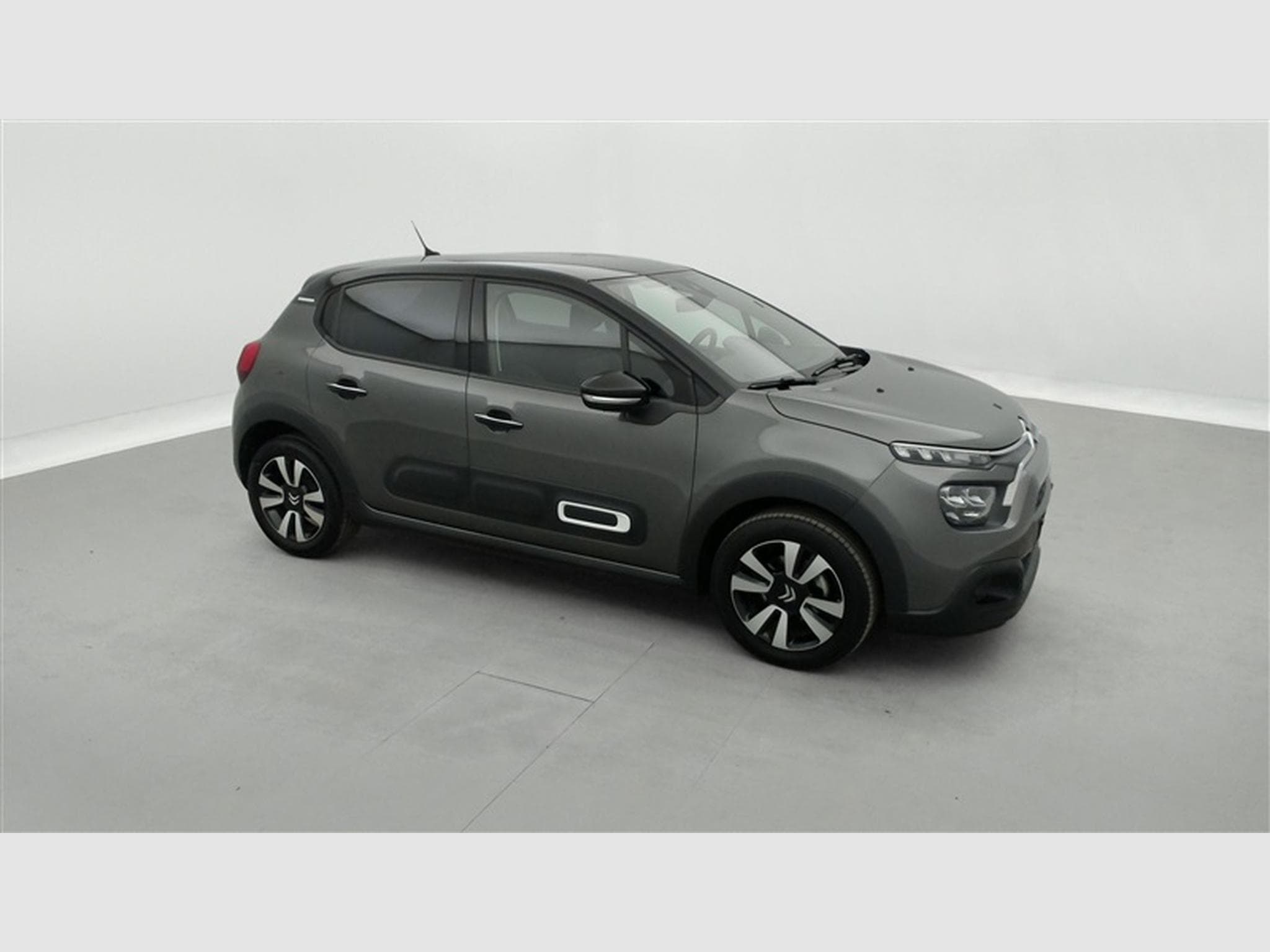 Citroen C3 1.2i PureTech Shine CARPLAY / FULL LED / JA 16" (2023) - Photo 22