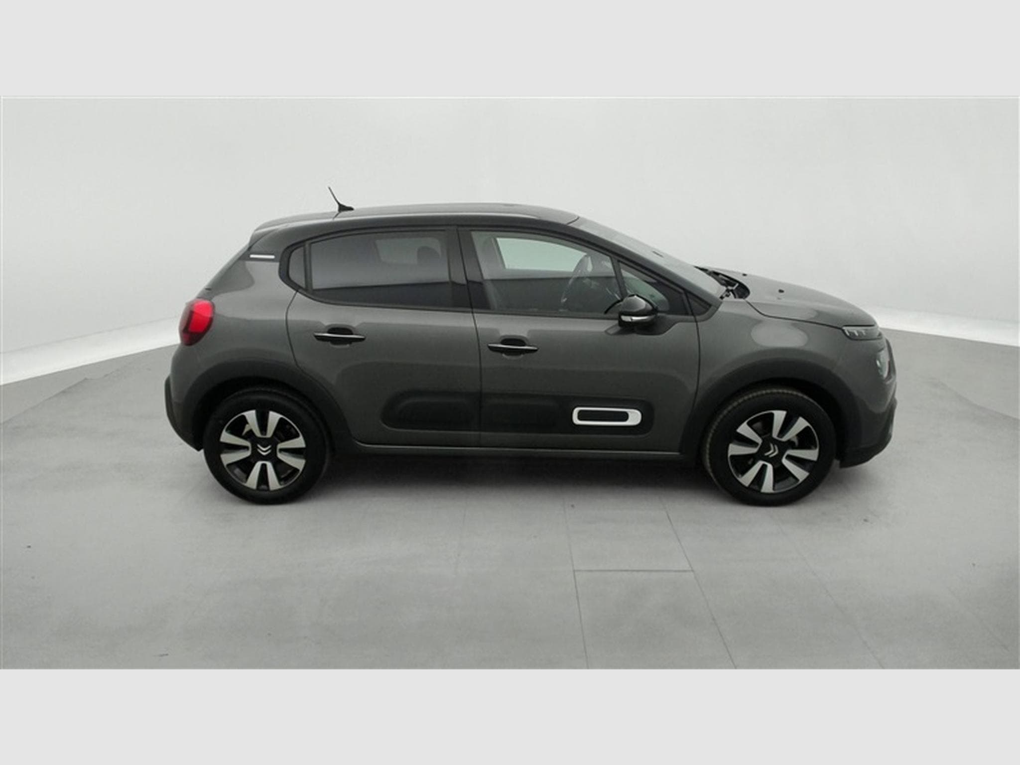 Citroen C3 1.2i PureTech Shine CARPLAY / FULL LED / JA 16" (2023) - Photo 23