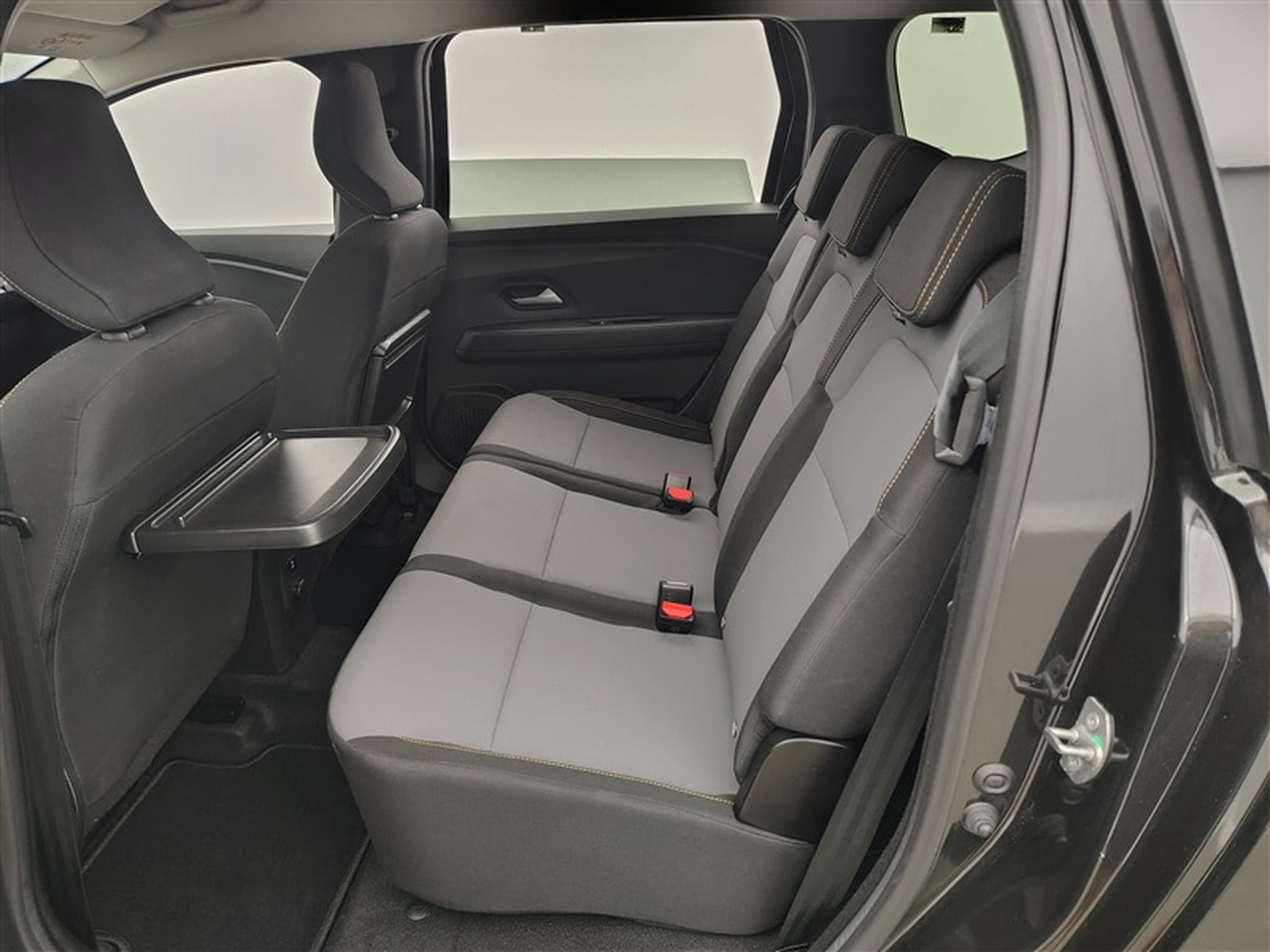 Dacia Jogger Hybrid 1.6 Extreme 7PL / NAVI / CARPLAY / CAMERA (2025) - Photo 13