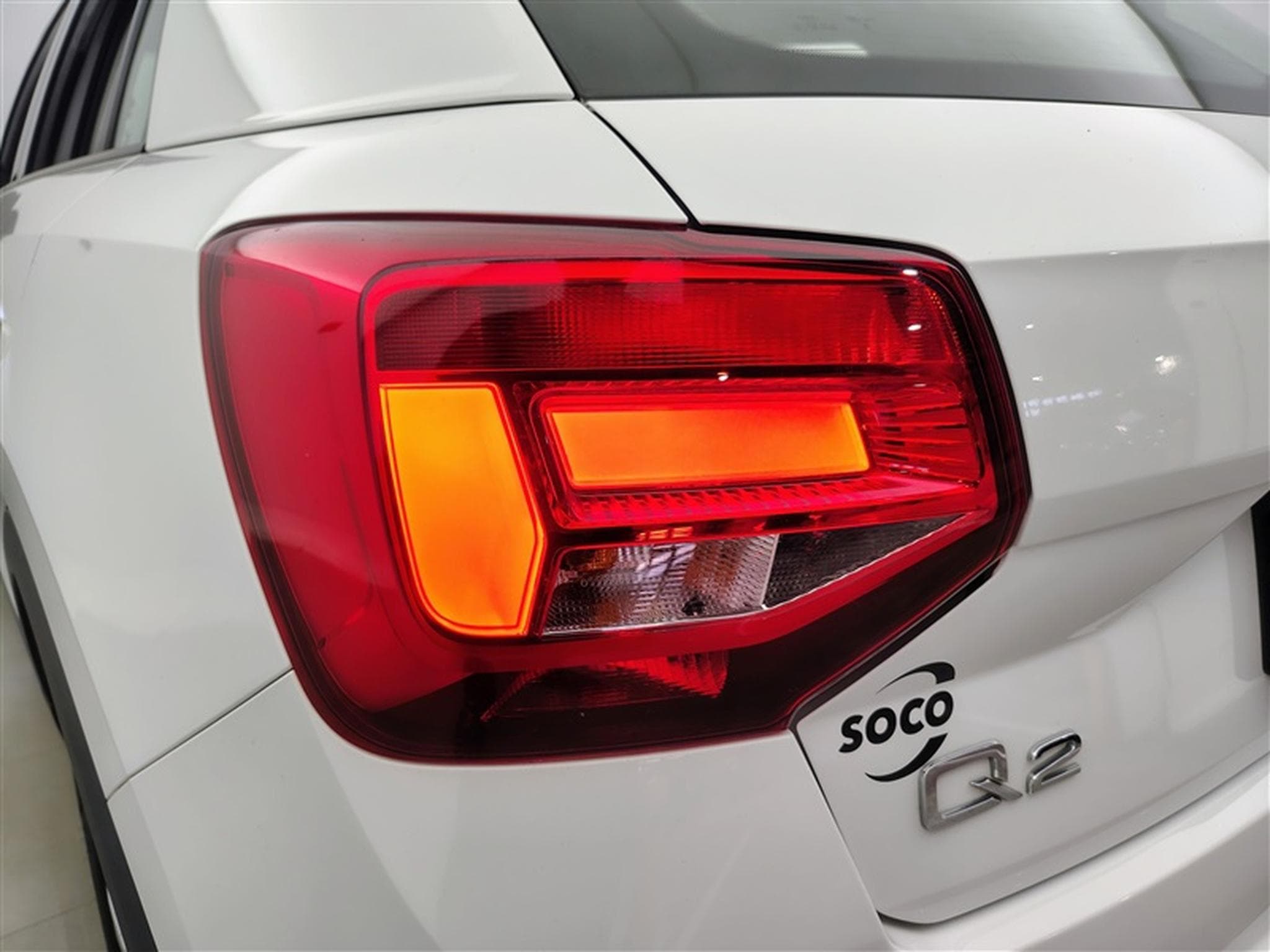 Audi Q2 35 TFSI S-Tronic Attraction NAVI / FULL LED / CAMERA / JA16" (2023) - Photo 16
