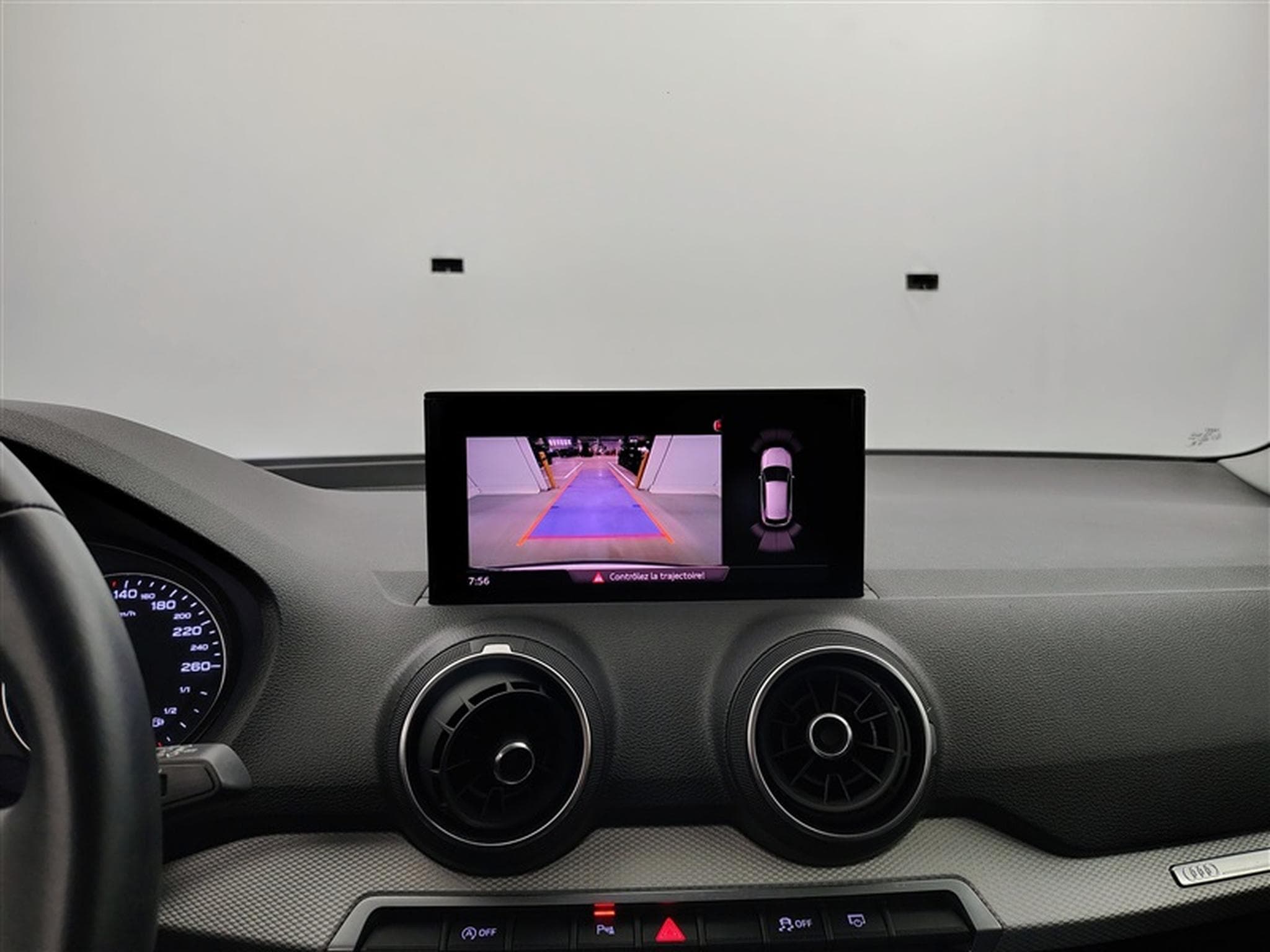 Audi Q2 35 TFSI S-Tronic Attraction NAVI / FULL LED / CAMERA / JA16" (2023) - Photo 18
