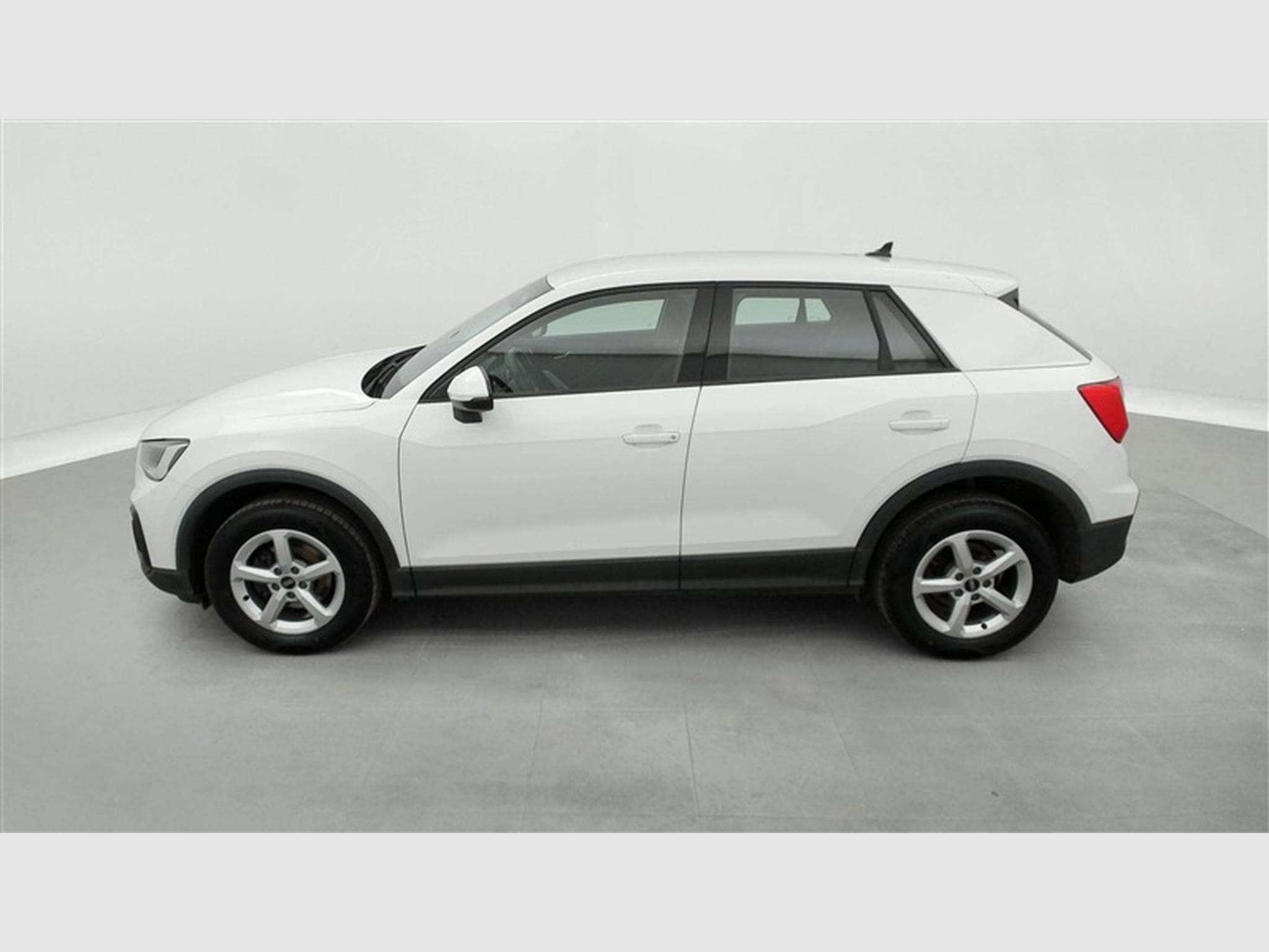 Audi Q2 35 TFSI S-Tronic Attraction NAVI / FULL LED / CAMERA / JA16" (2023) - Photo 3