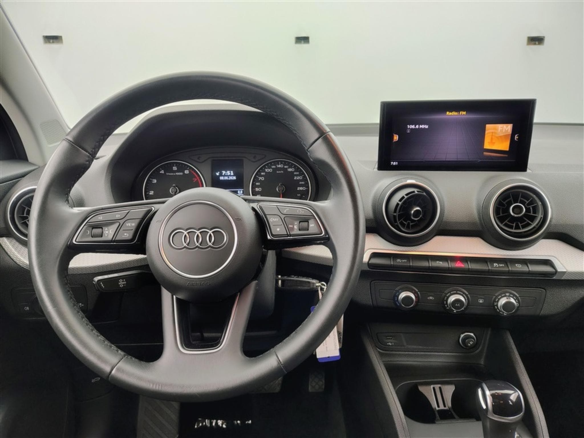 Audi Q2 35 TFSI S-Tronic Attraction NAVI / FULL LED / CAMERA / JA16" (2023) - Photo 9