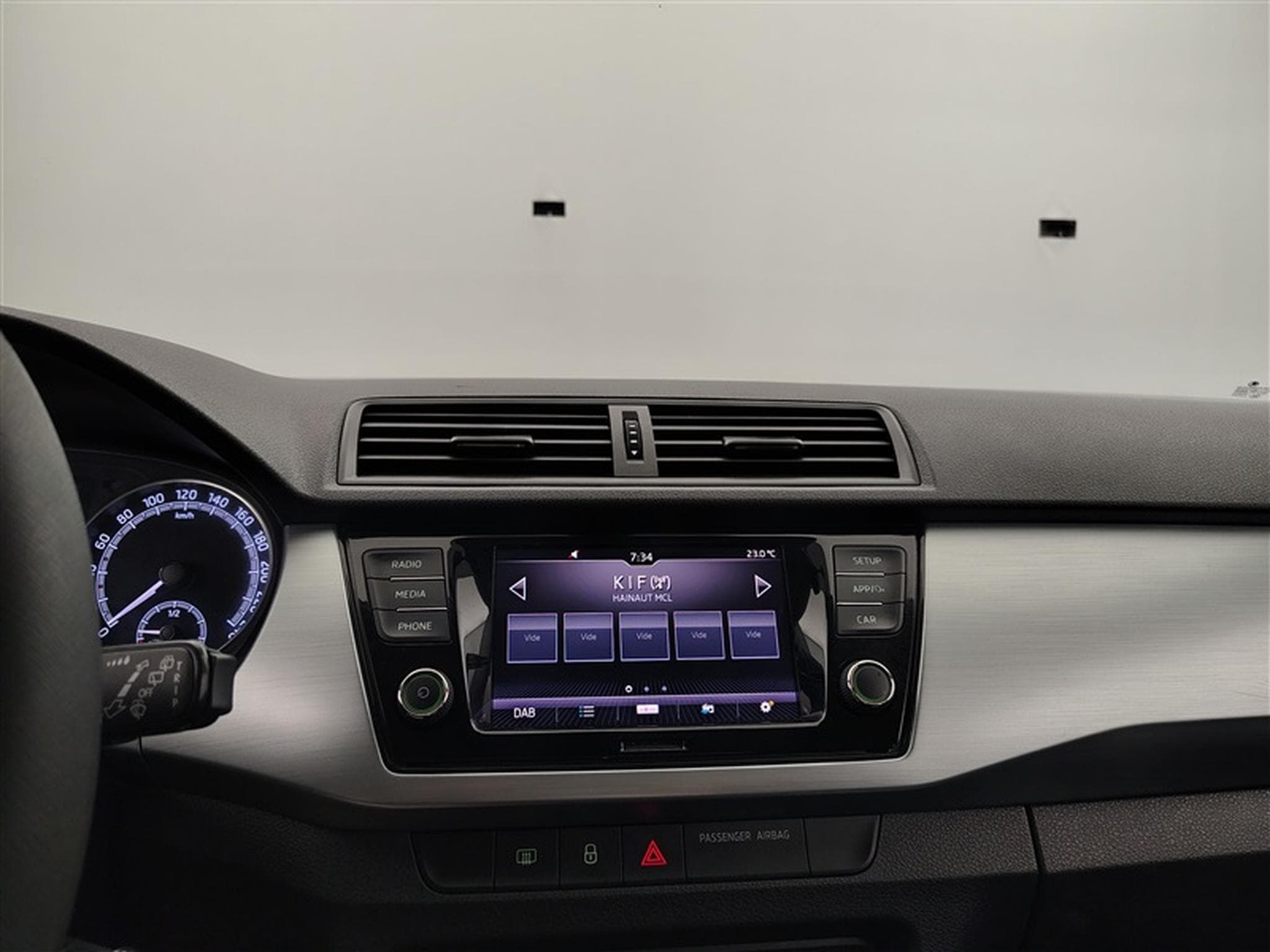 Skoda Fabia Combi 1.0 TSI 60Cv Ambition CLIM / BLUETOOTH / PDC (2022) - Photo 11