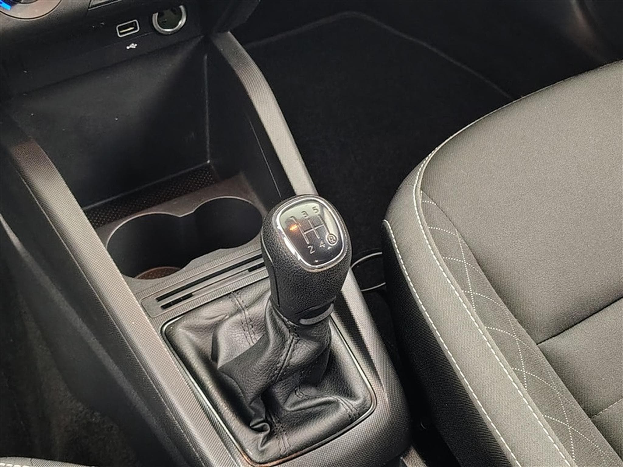 Skoda Fabia Combi 1.0 TSI 60Cv Ambition CLIM / BLUETOOTH / PDC (2022) - Photo 12