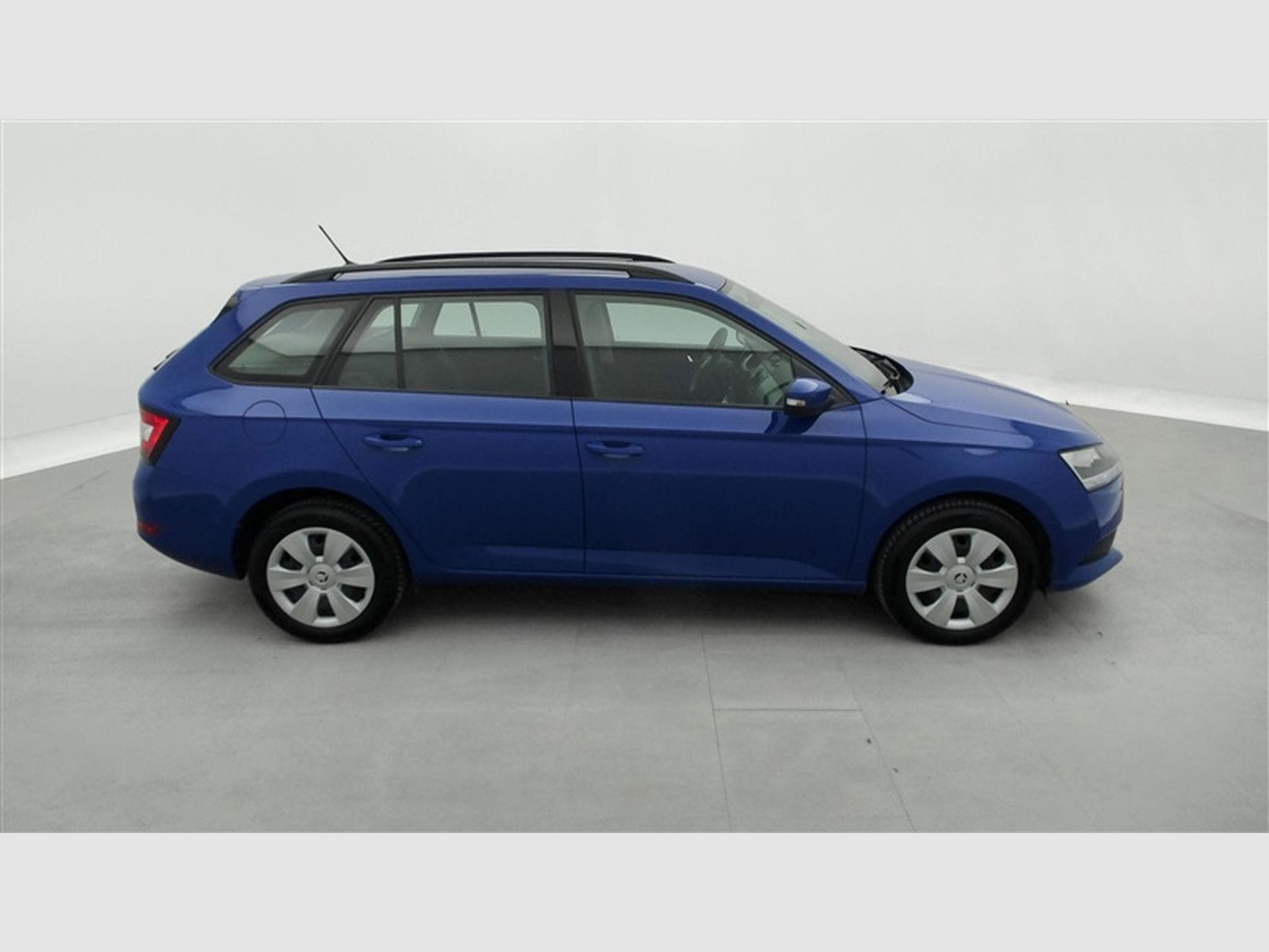 Skoda Fabia Combi 1.0 TSI 60Cv Ambition CLIM / BLUETOOTH / PDC (2022) - Photo 23