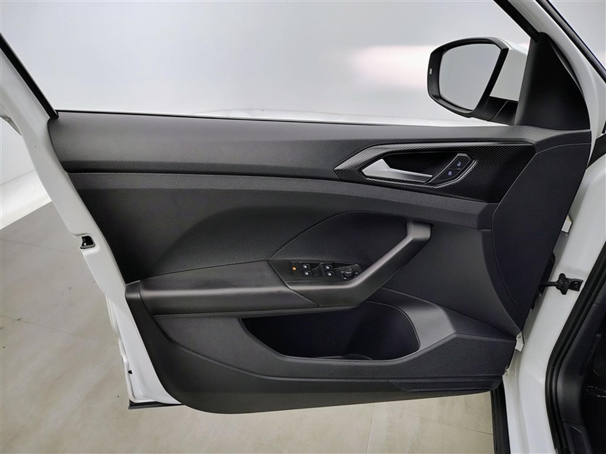 VW T-Cross 1.0 TSI Life Business OPF (2022) - Photo 17