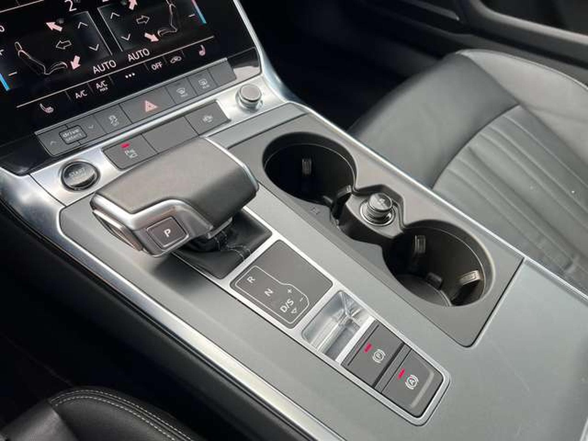 Audi A6 QUATTRO HYBRIDE ESSENCE 300 CV (2024) - Photo 10