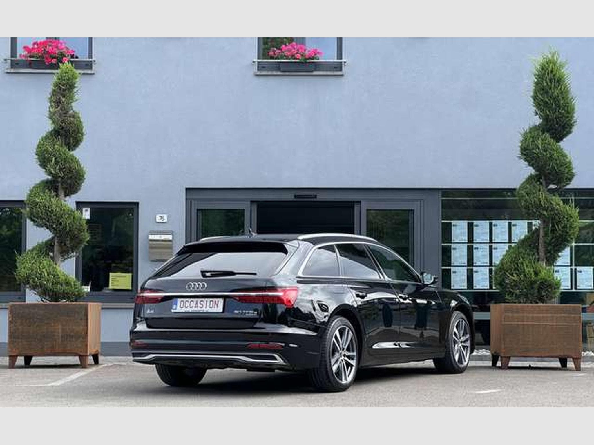 Audi A6 QUATTRO HYBRIDE ESSENCE 300 CV (2024) - Photo 4