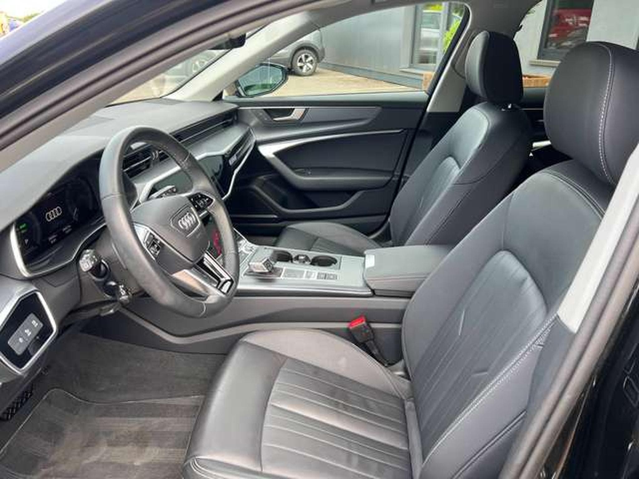 Audi A6 QUATTRO HYBRIDE ESSENCE 300 CV (2024) - Photo 8