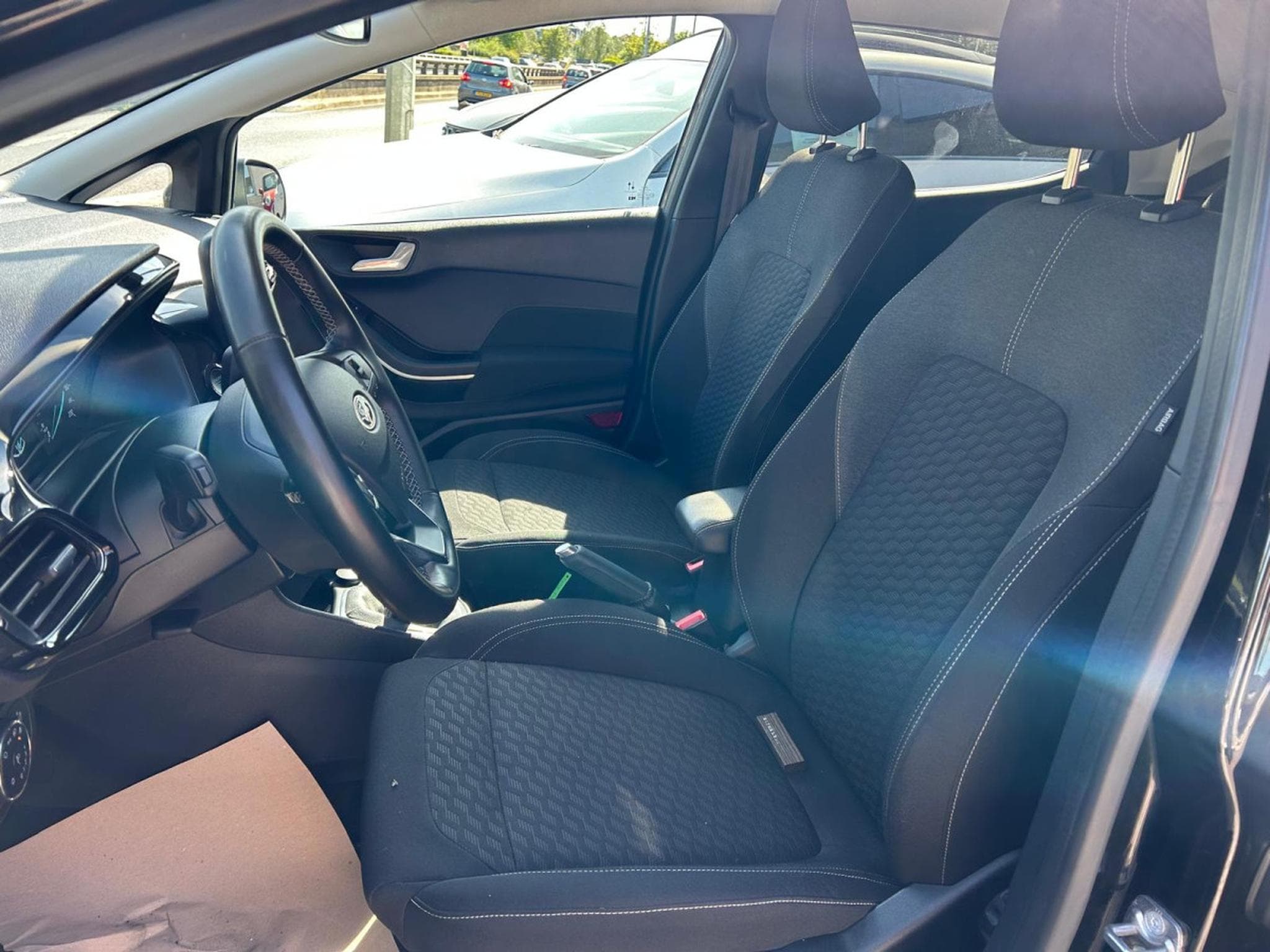 Ford Fiesta TITANIUM X 1.0i ECOBOOST *GARANTIE 36 MOIS EUROPÉENNE* (2024) - Photo 8