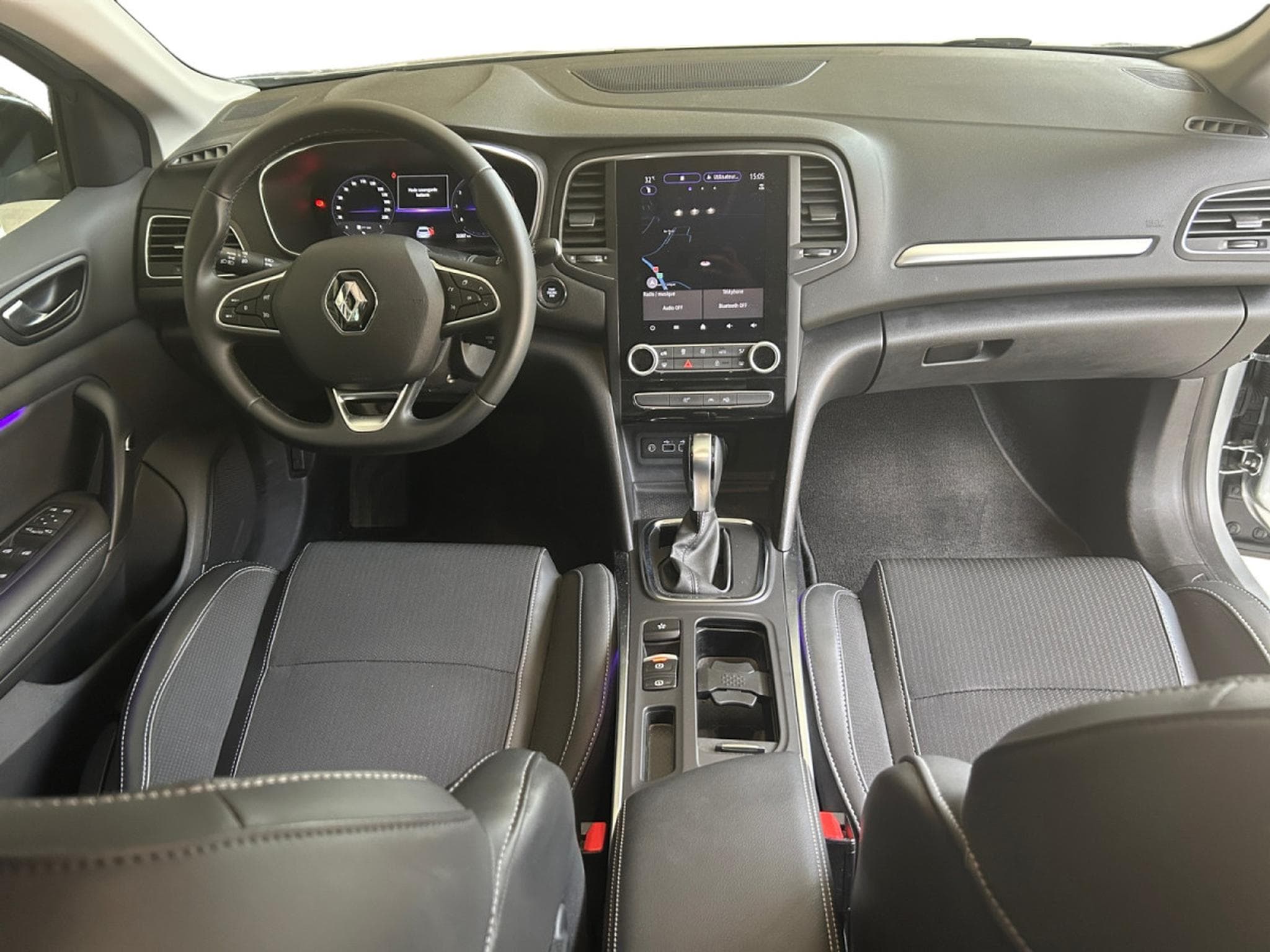 Renault Megane 1.33 TCe Techno EDC GPF (2024) - Photo 9