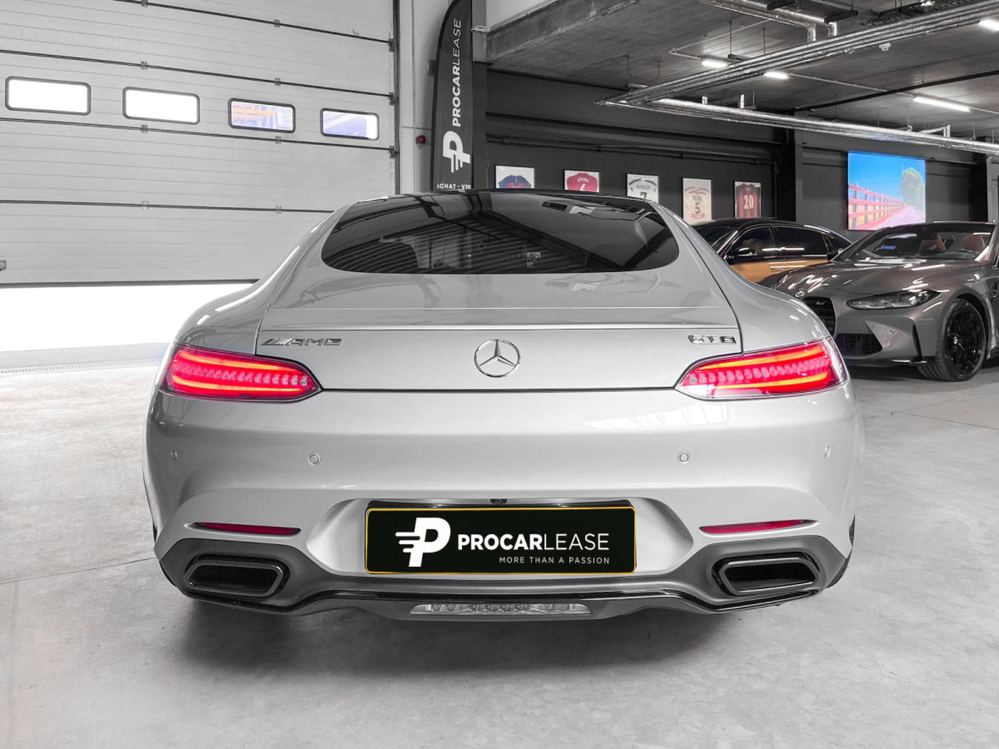 Mercedes AMG GT S AMG RIDE CONTROL° AMG 19° BURMESTER° (2016) - Photo 11