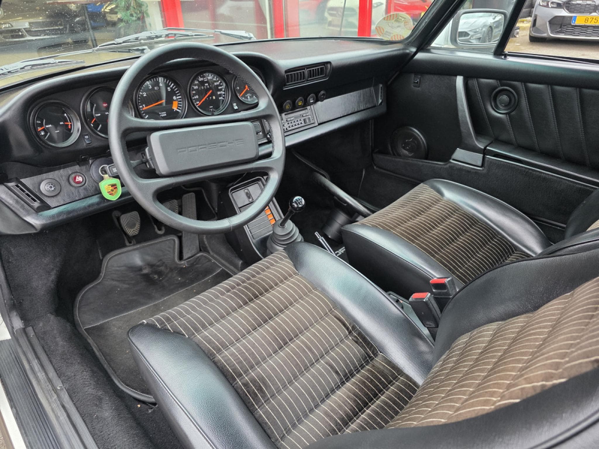 Porsche 911 Porsche 911 231CV Europa Schekheft und Historie plus carnet (1984) - Photo 7