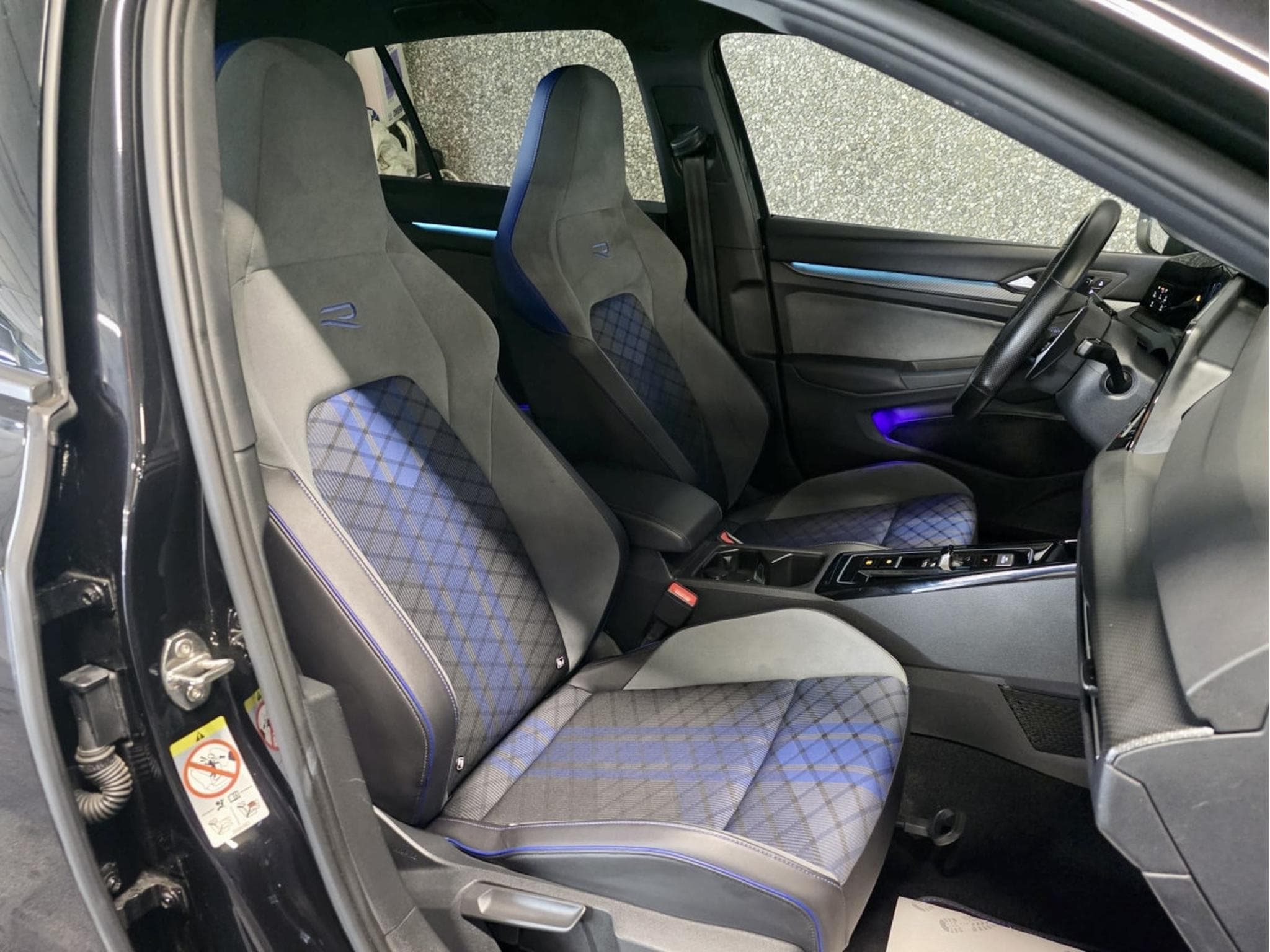 VW Golf R 2.0 TSI 320 4MOTION HARMAN KARDON IQ-LIGHT NAVI (2022) - Photo 4