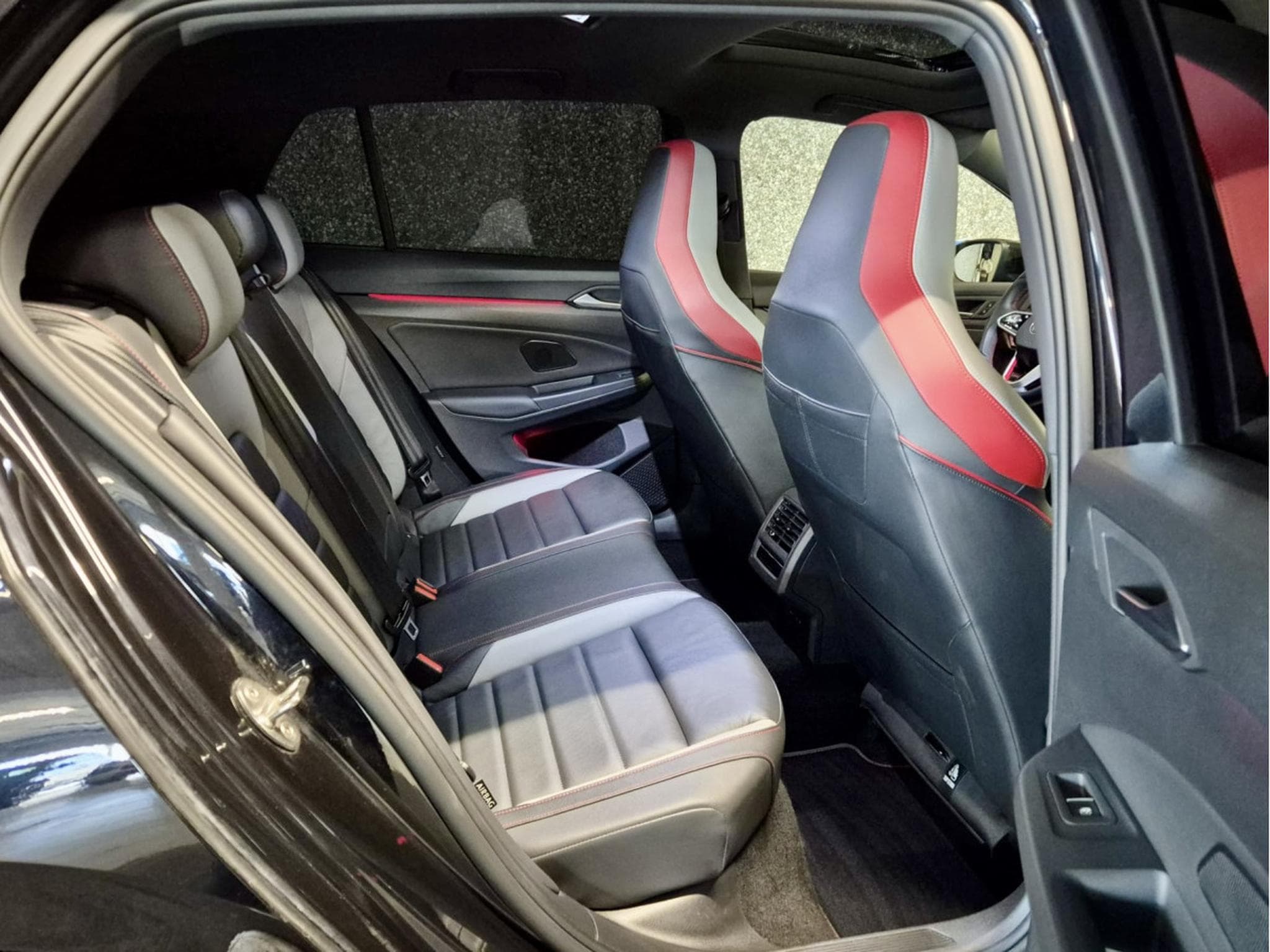 VW Golf GTI 2.0 TSI 300 CLUBSPORT BLACK STYLE HEAD UP HARMAN KARDON (2023) - Photo 6