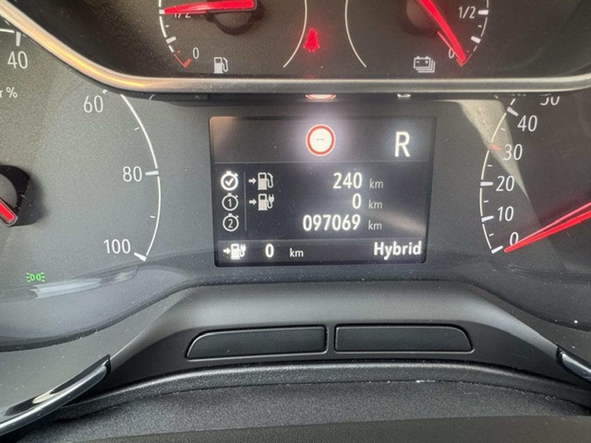 Opel Grandland OPEL GRANDLAND X HYBRID PLUG IN LEDER NAVI LED AUTOMATIK (2021) - Photo 17
