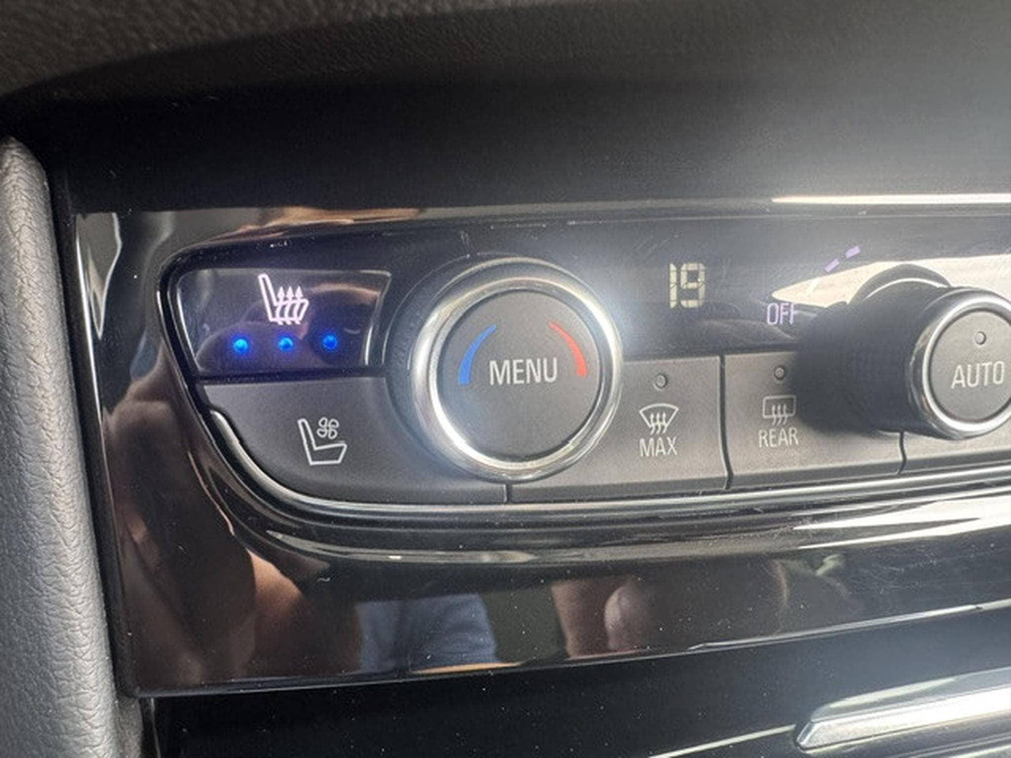 Opel Grandland OPEL GRANDLAND X HYBRID PLUG IN LEDER NAVI LED AUTOMATIK (2021) - Photo 19
