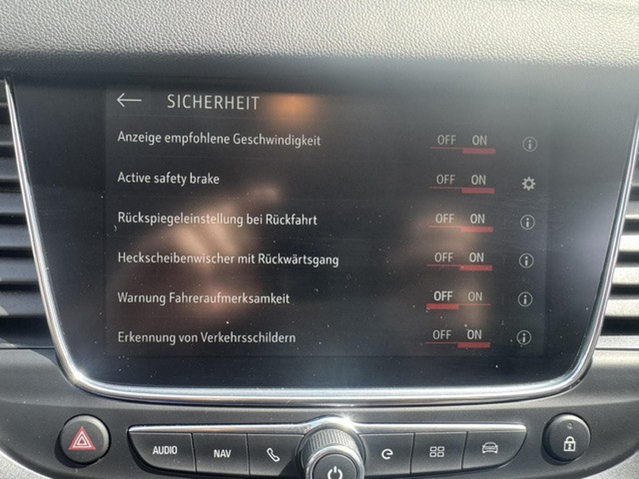 Opel Grandland OPEL GRANDLAND X HYBRID PLUG IN LEDER NAVI LED AUTOMATIK (2021) - Photo 21