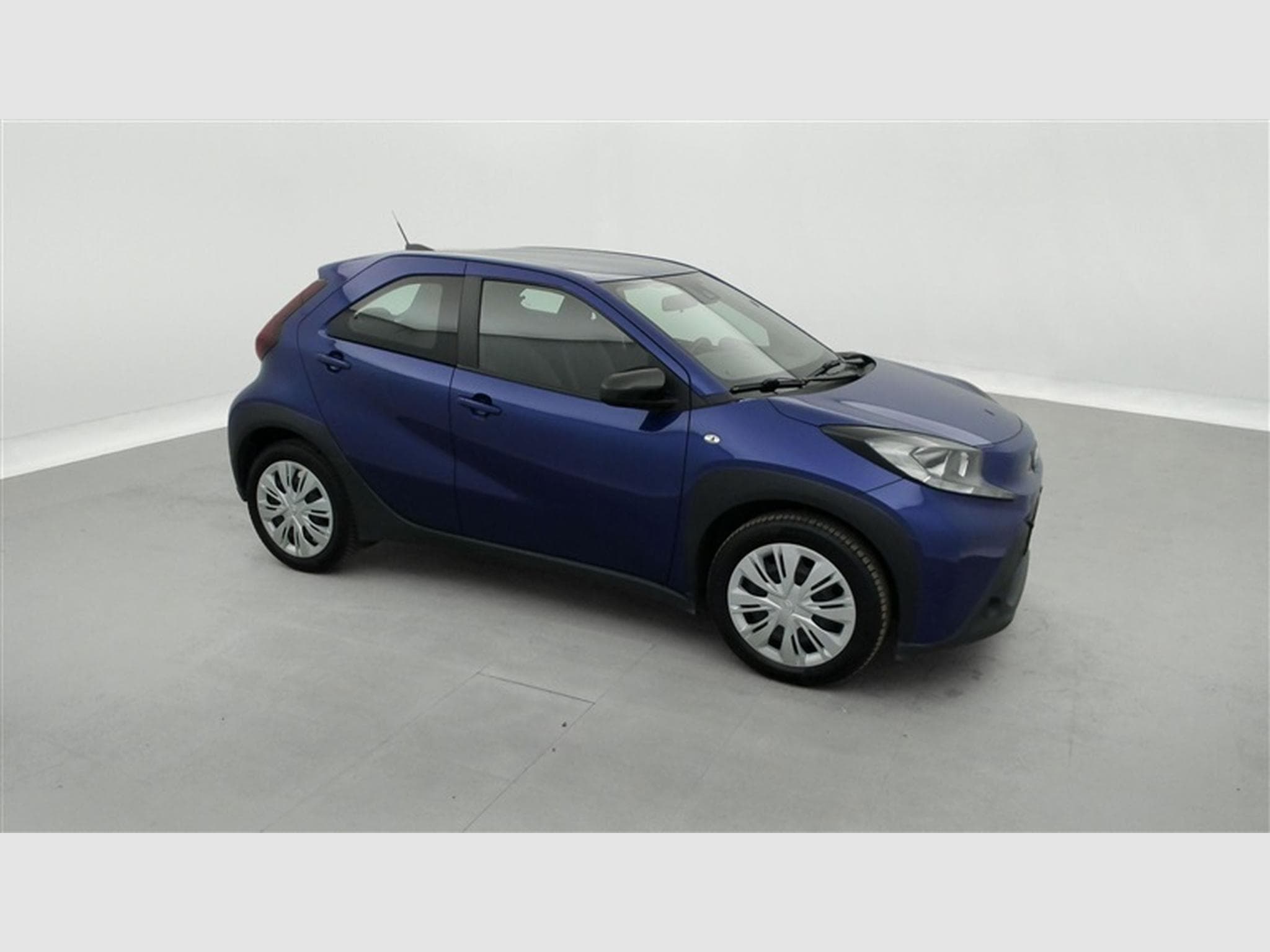 Toyota Aygo 1.0i VVT-i x II CARPLAY / CAMERA (2023) - Photo 23
