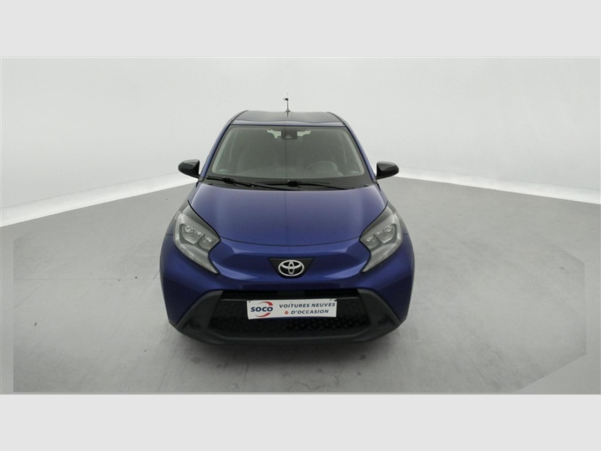 Toyota Aygo 1.0i VVT-i x II CARPLAY / CAMERA (2023) - Photo 4
