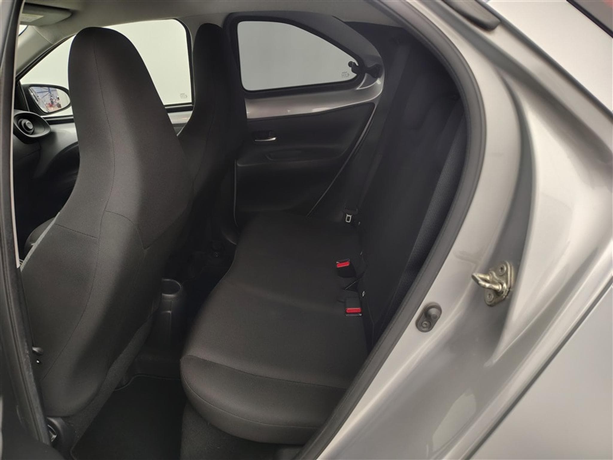 Toyota Aygo 1.0i VVT-i X pulse (2023) - Photo 13