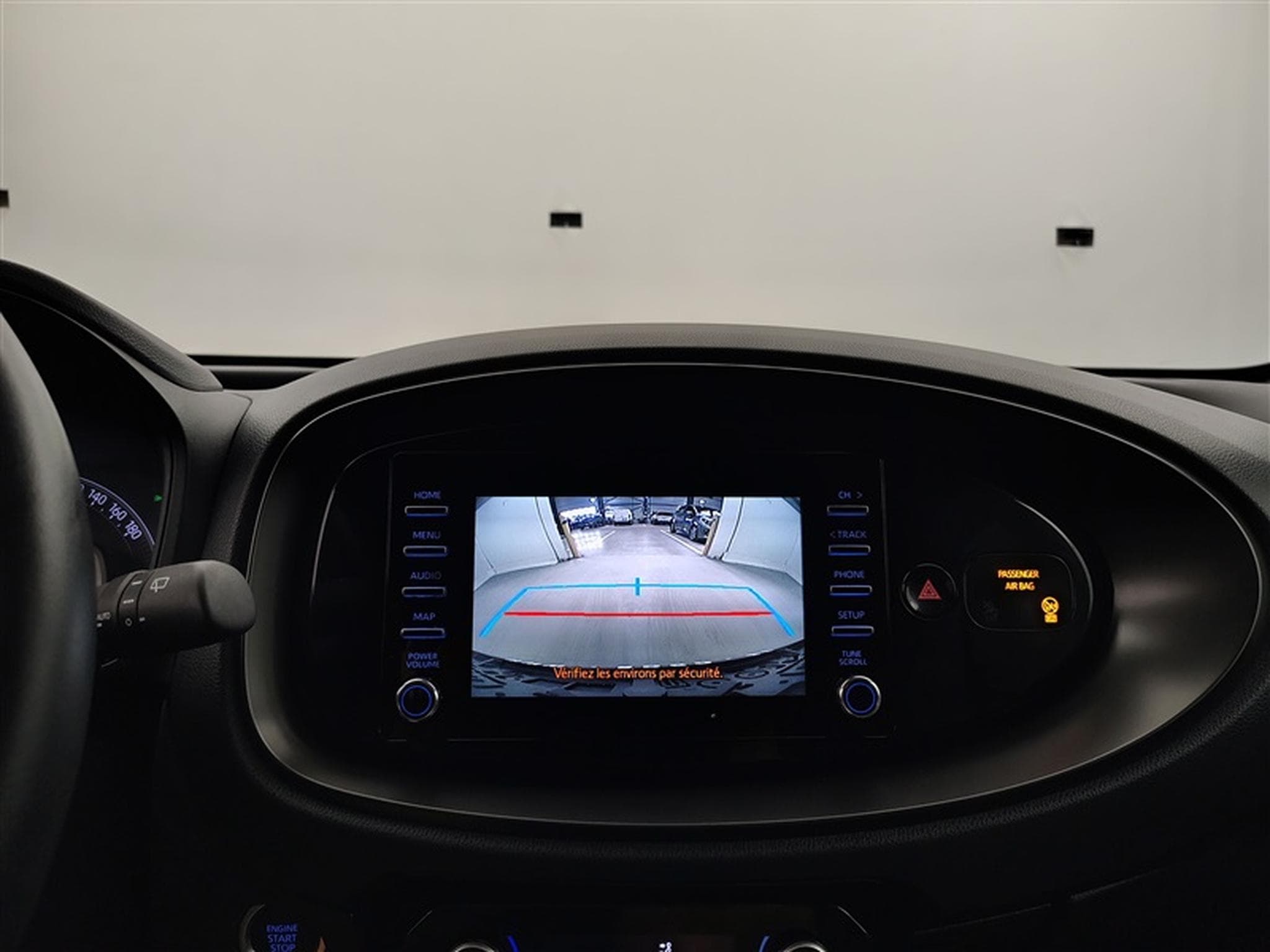 Toyota Aygo 1.0i VVT-i X pulse (2023) - Photo 17