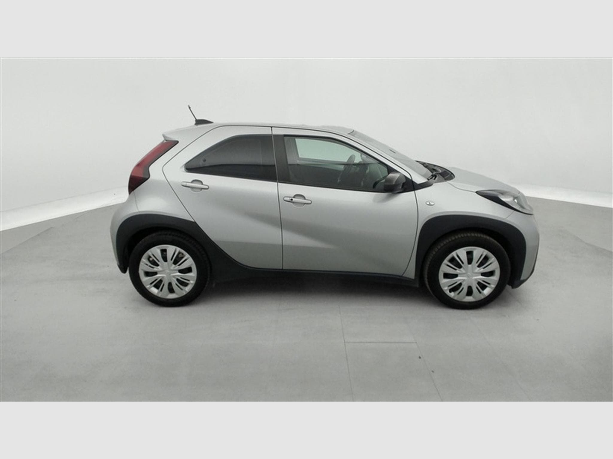 Toyota Aygo 1.0i VVT-i X pulse (2023) - Photo 23