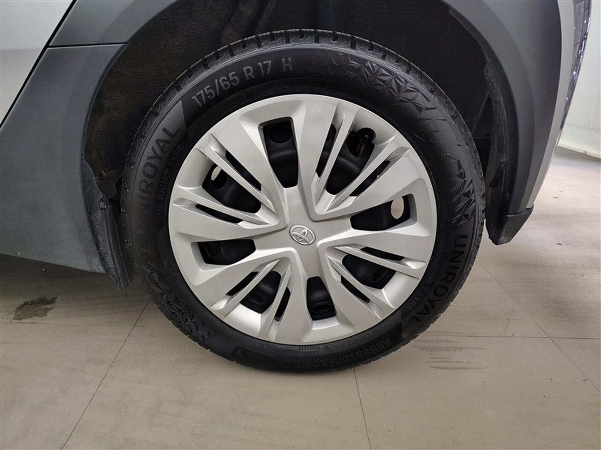 Toyota Aygo 1.0i VVT-i X pulse (2023) - Photo 6