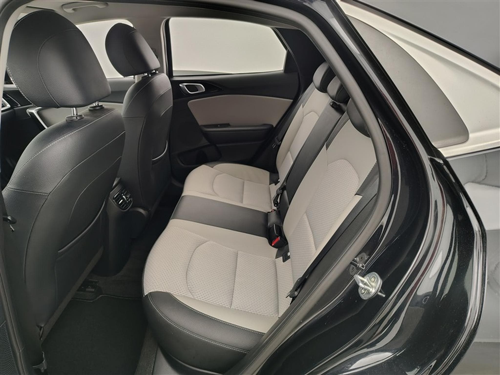 Kia XCeed 1.0 T-ISG Must (2020) - Photo 13