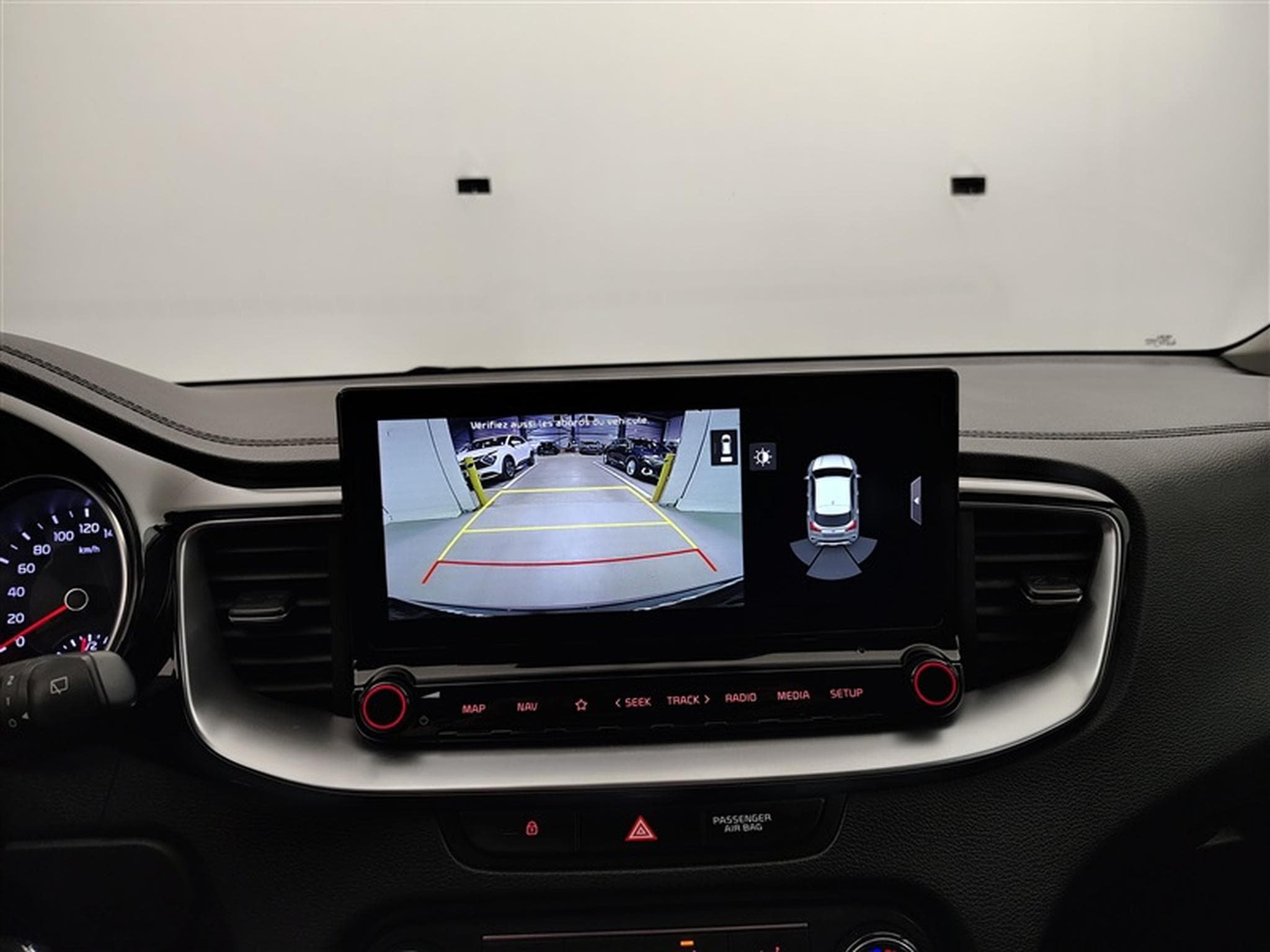 Kia XCeed 1.0 T-ISG Must (2020) - Photo 18